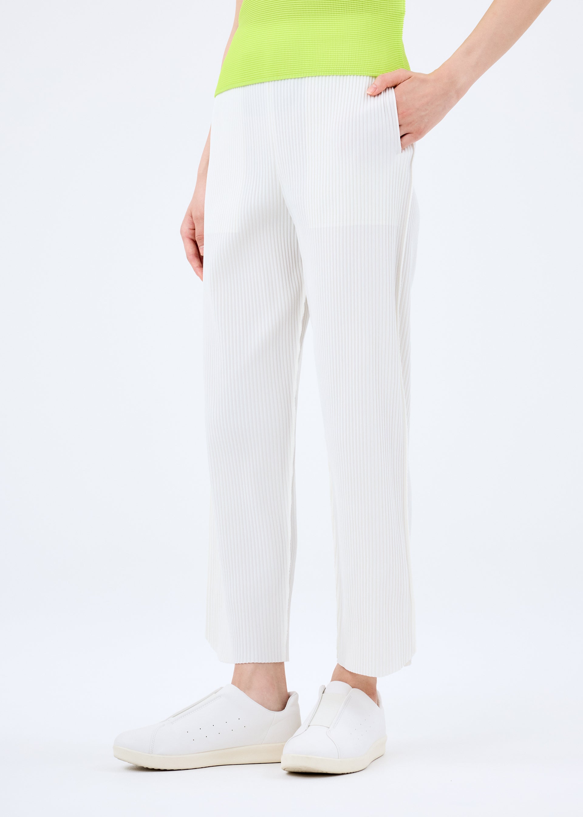 CLOVER PLEATS