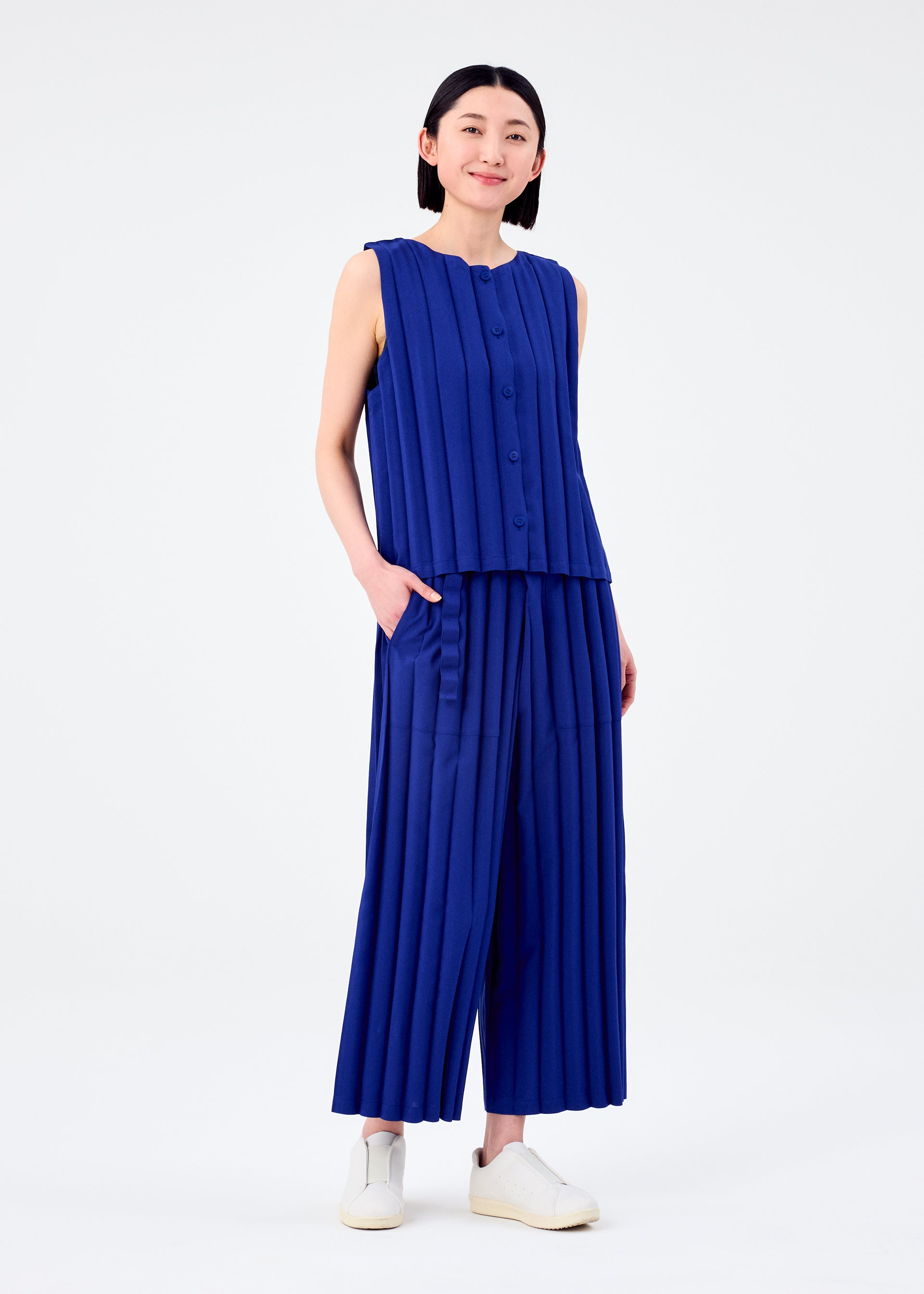 RIPPLE PLEATS