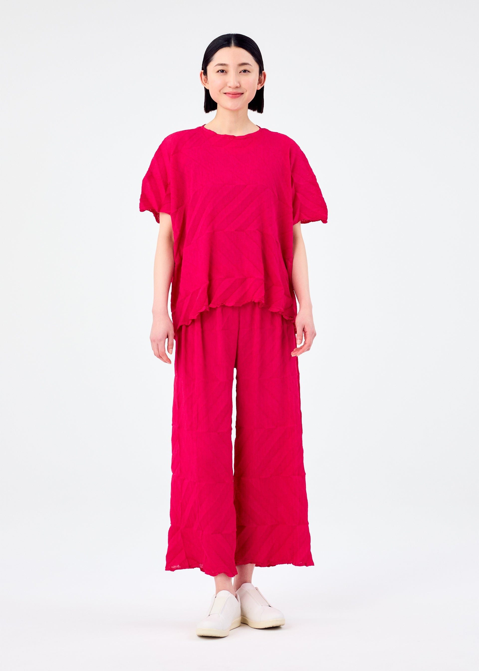 me ISSEY MIYAKE – ISSEY MIYAKE ONLINE STORE