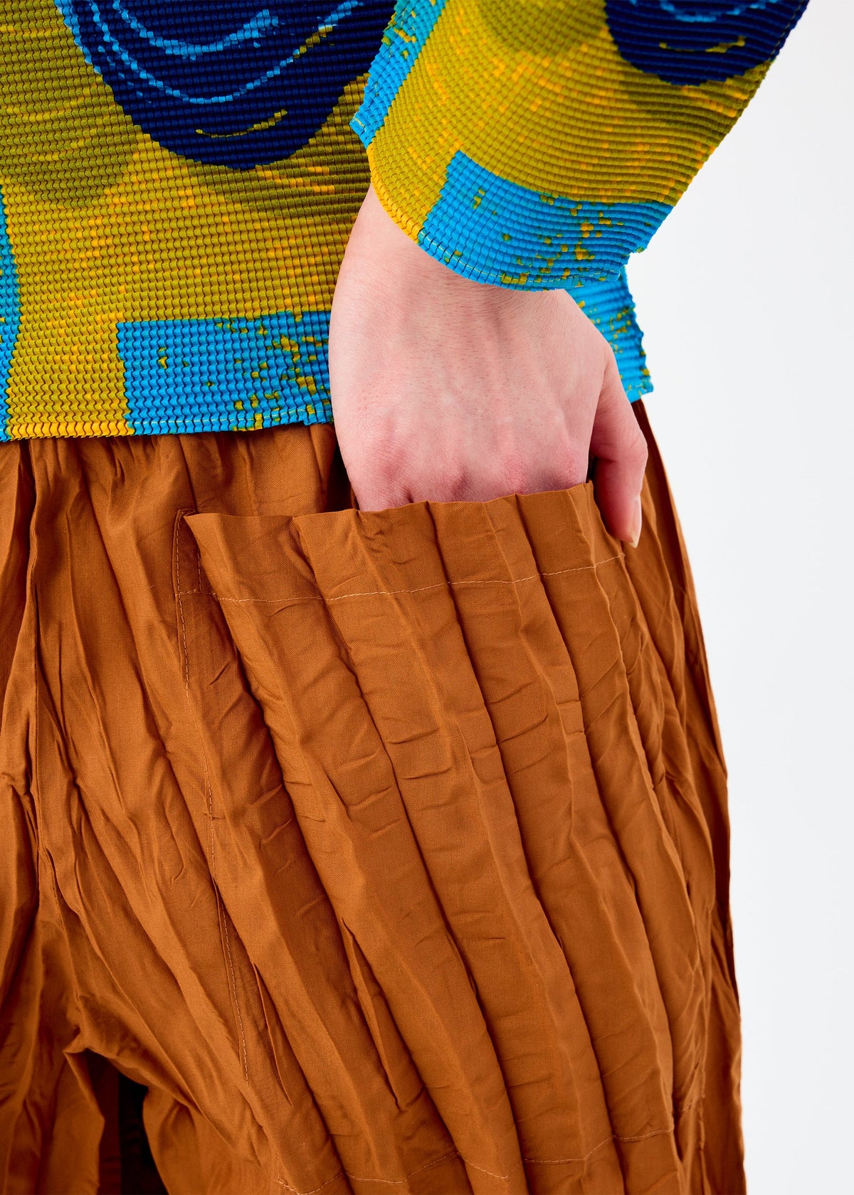 WHIPPED PLEATS BOTTOM