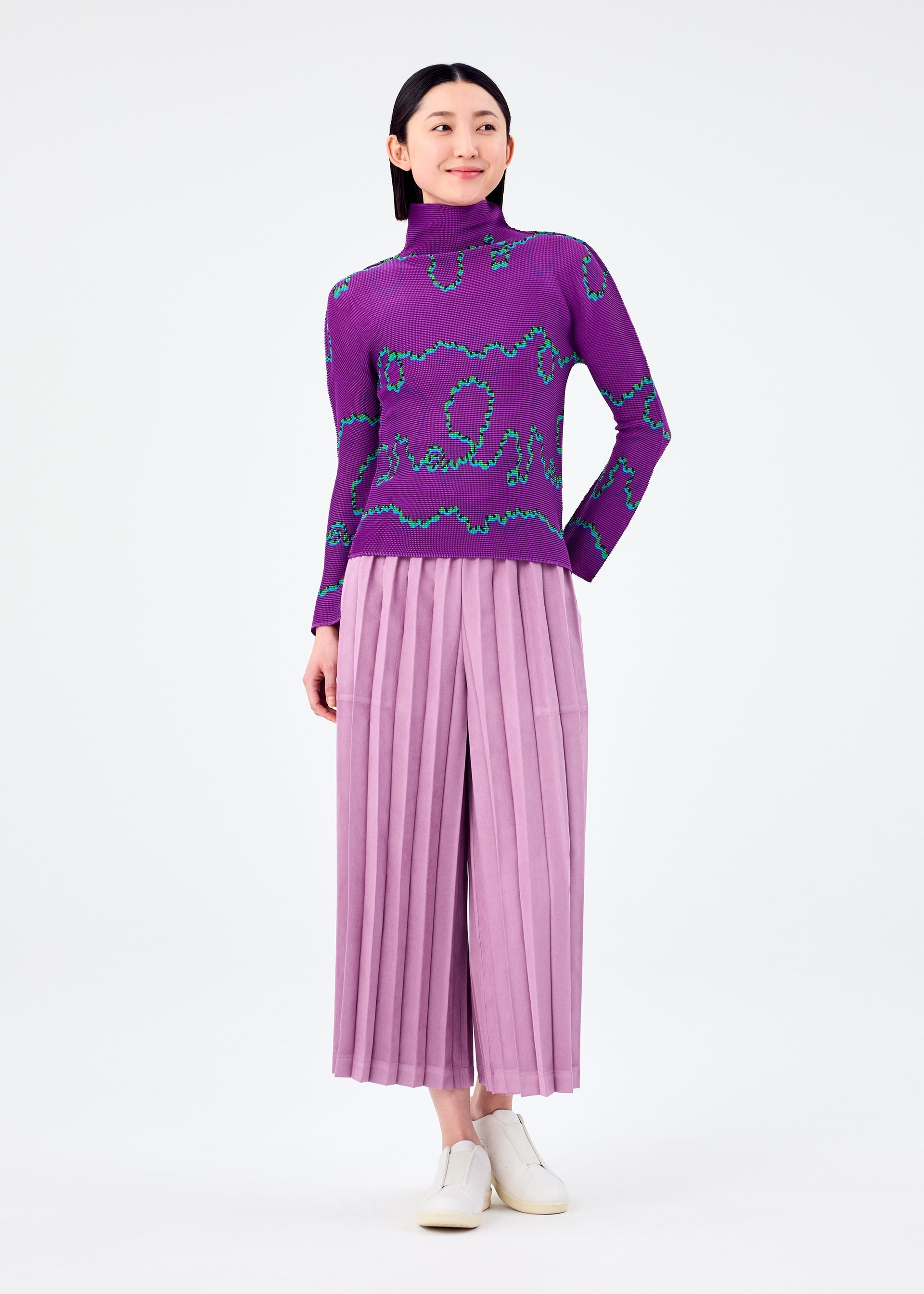 Zoomed view SUEDE LIKE PLEATS BOTTOM