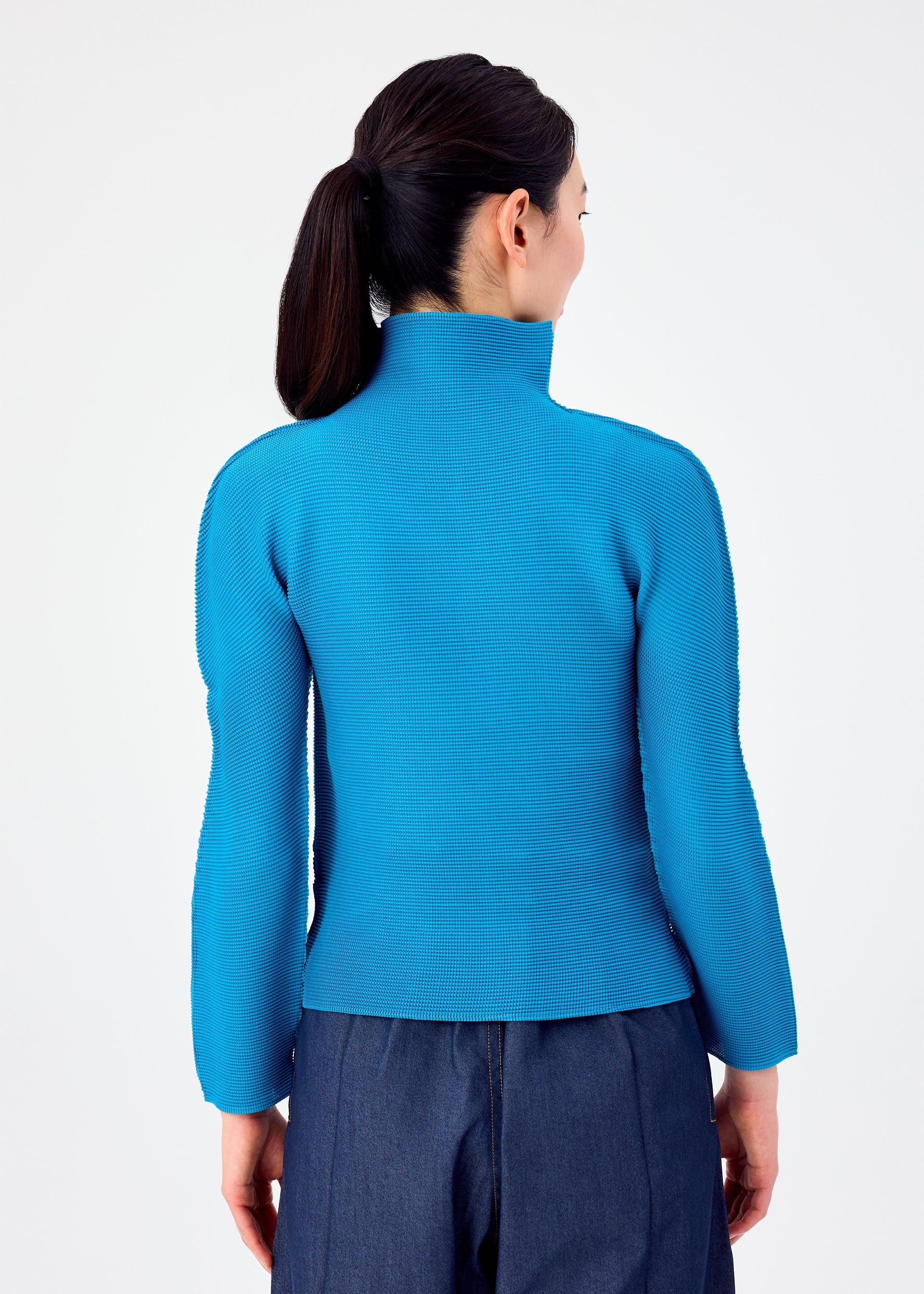 Zoomed view STRETCH PLEATS 6