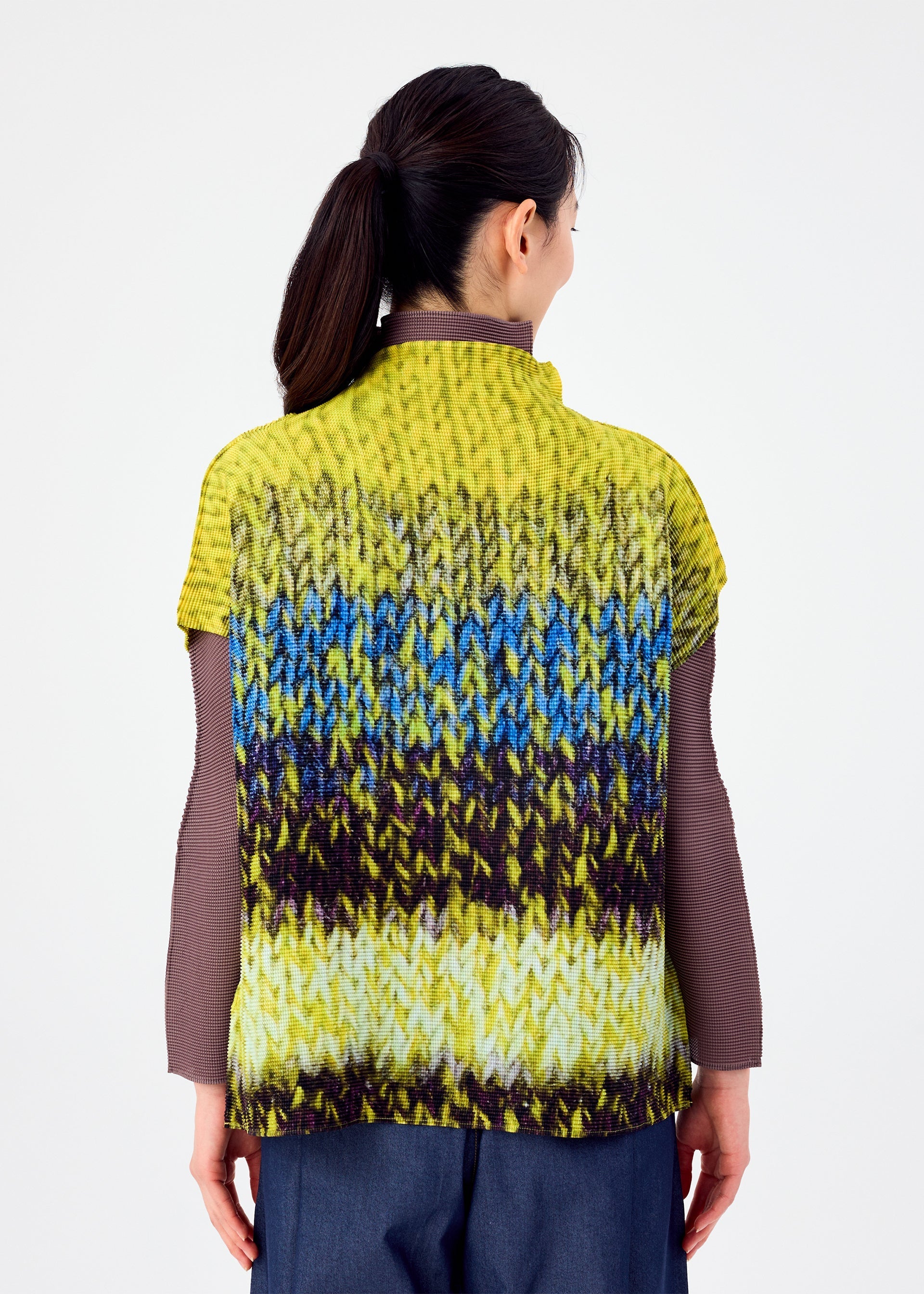 Zoomed view MIX YARN KNIT