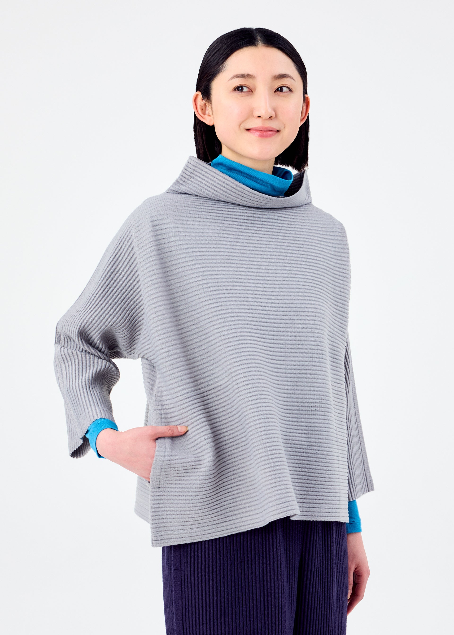 Zoomed view WARM PLEATS