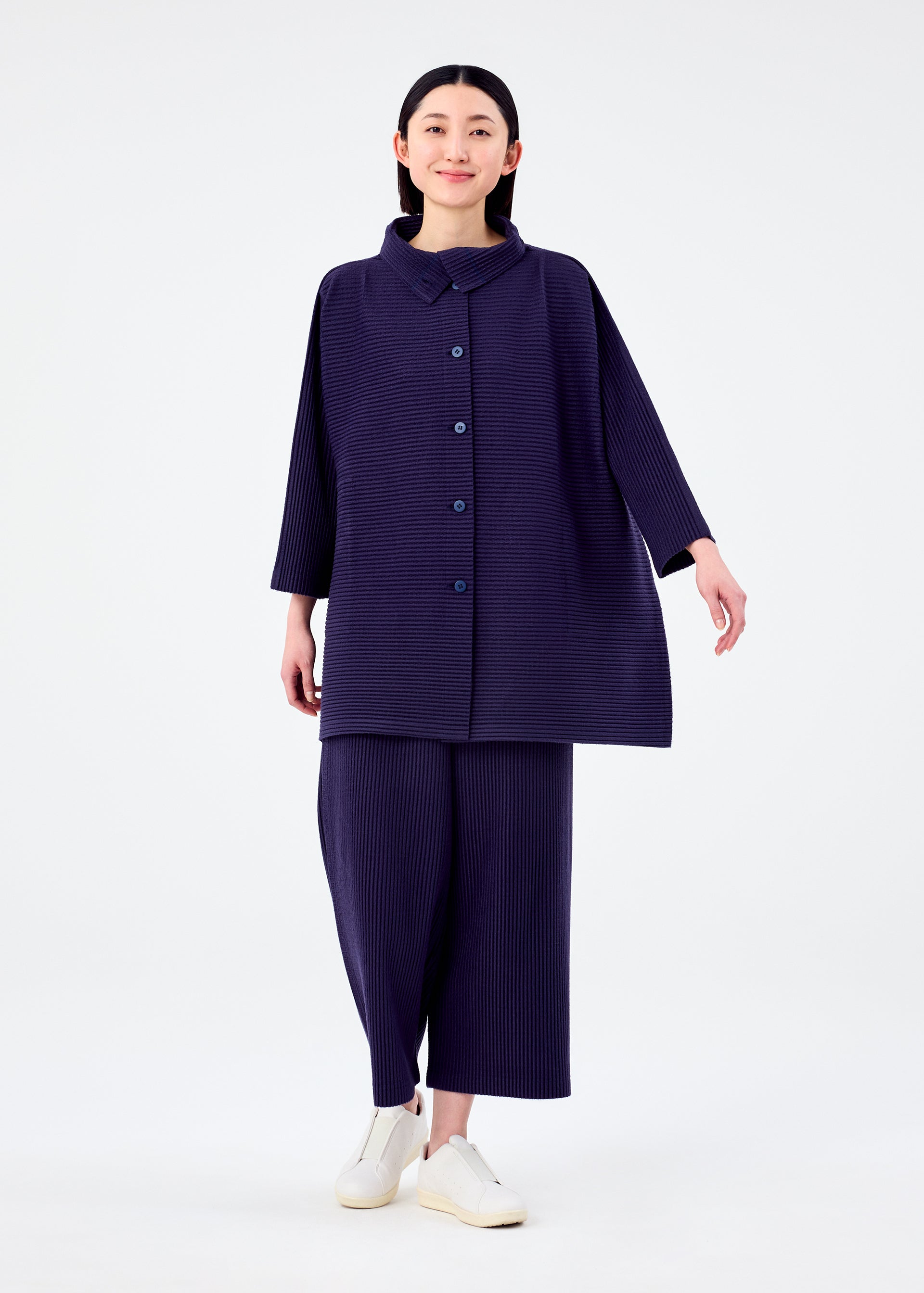 Zoomed view WARM PLEATS