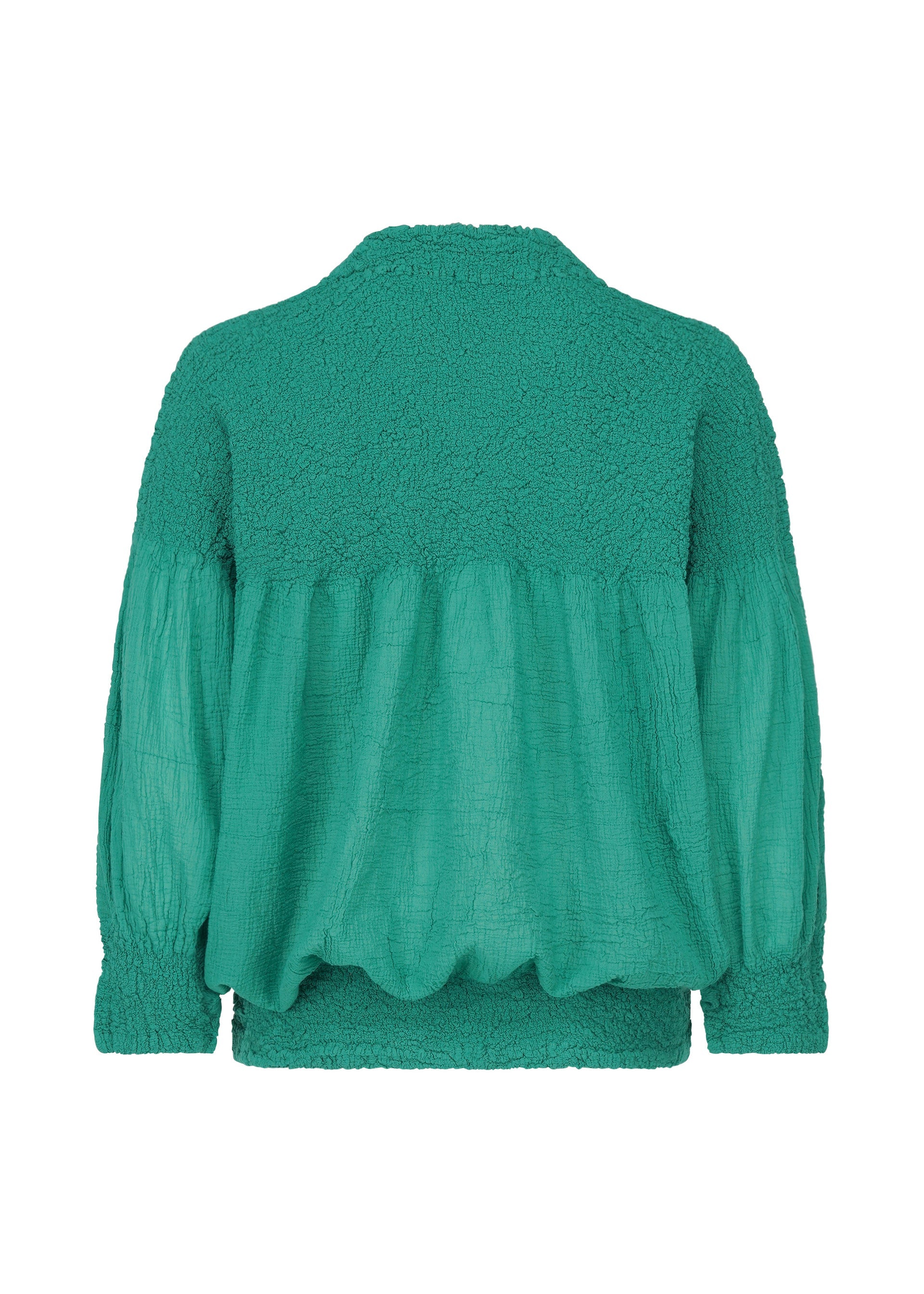 Zoomed view The BALLOON CAULIFLOWER long-sleeved top by me ISSEY MIYAKE features a green knit-like texture, loose fit, gathered yoke and cuffs, and a rounded hem, shown from the back against a white background.
