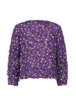 The TIME DOTS VELOUR MERINGUE top by me ISSEY MIYAKE features textured purple fabric with a crinkled finish and playful green and white dotted pattern. - PURPLE-HUED （no.88）