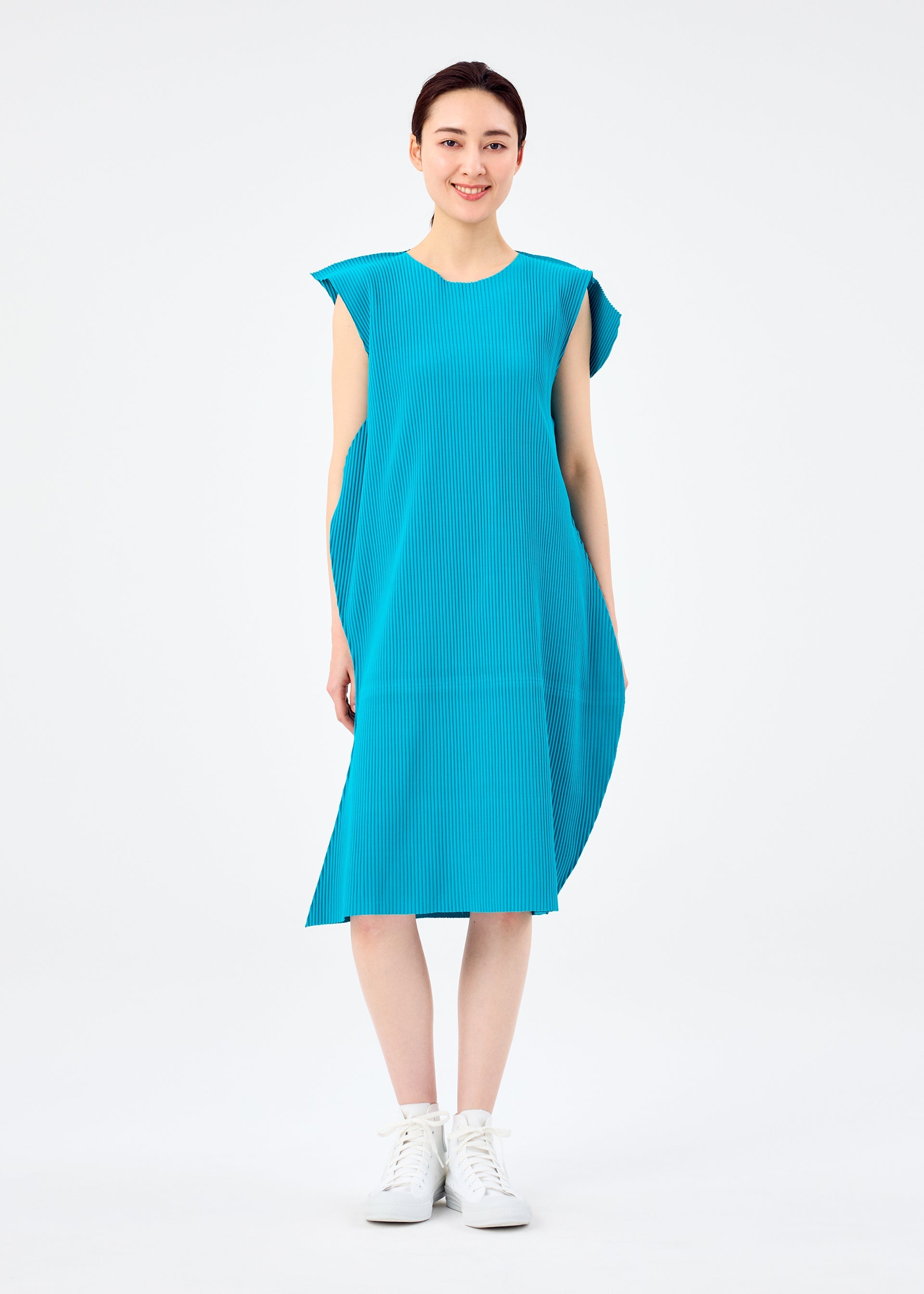 me ISSEY MIYAKE – ISSEY MIYAKE ONLINE STORE