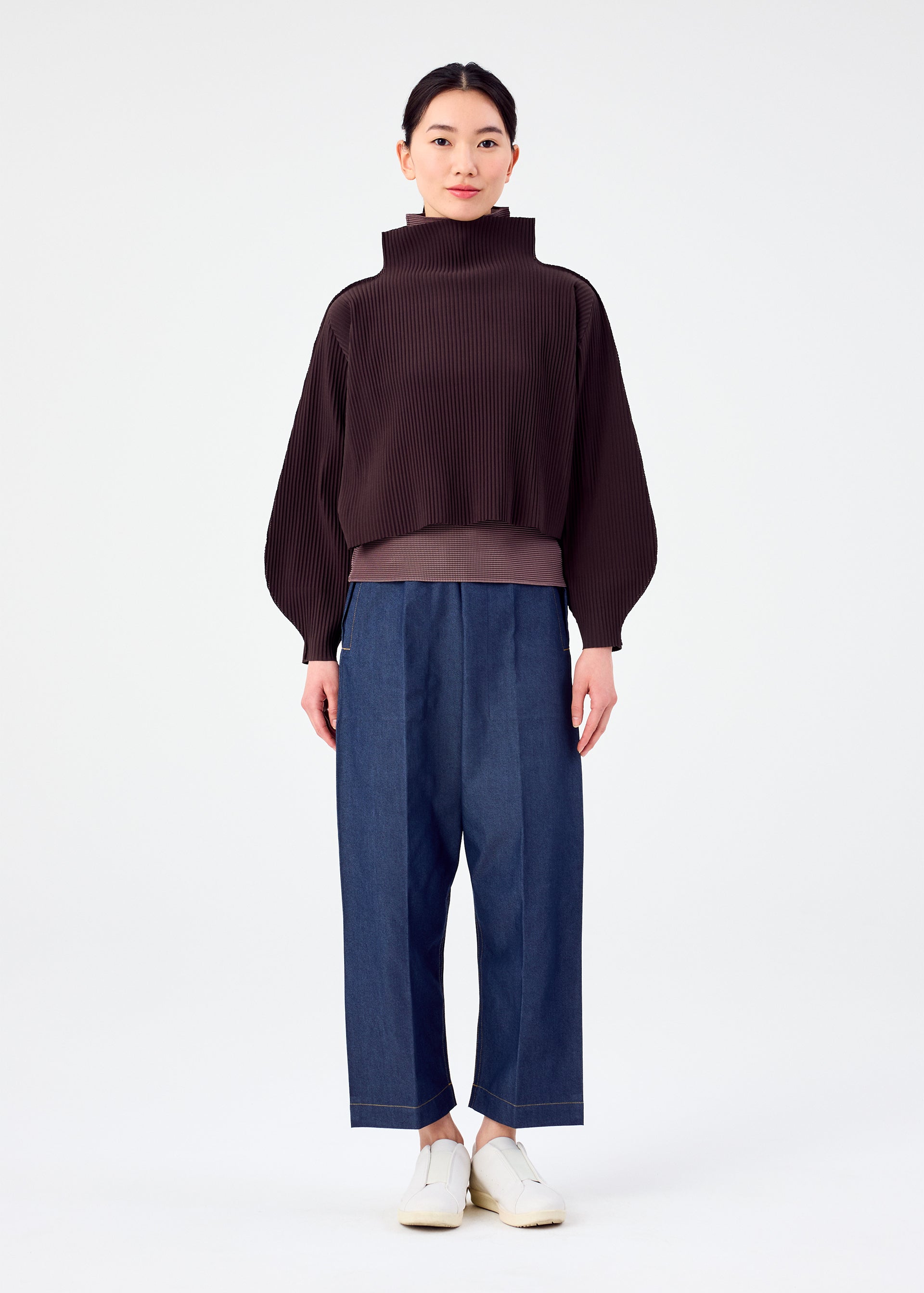 Zoomed view ROUND PLEATS