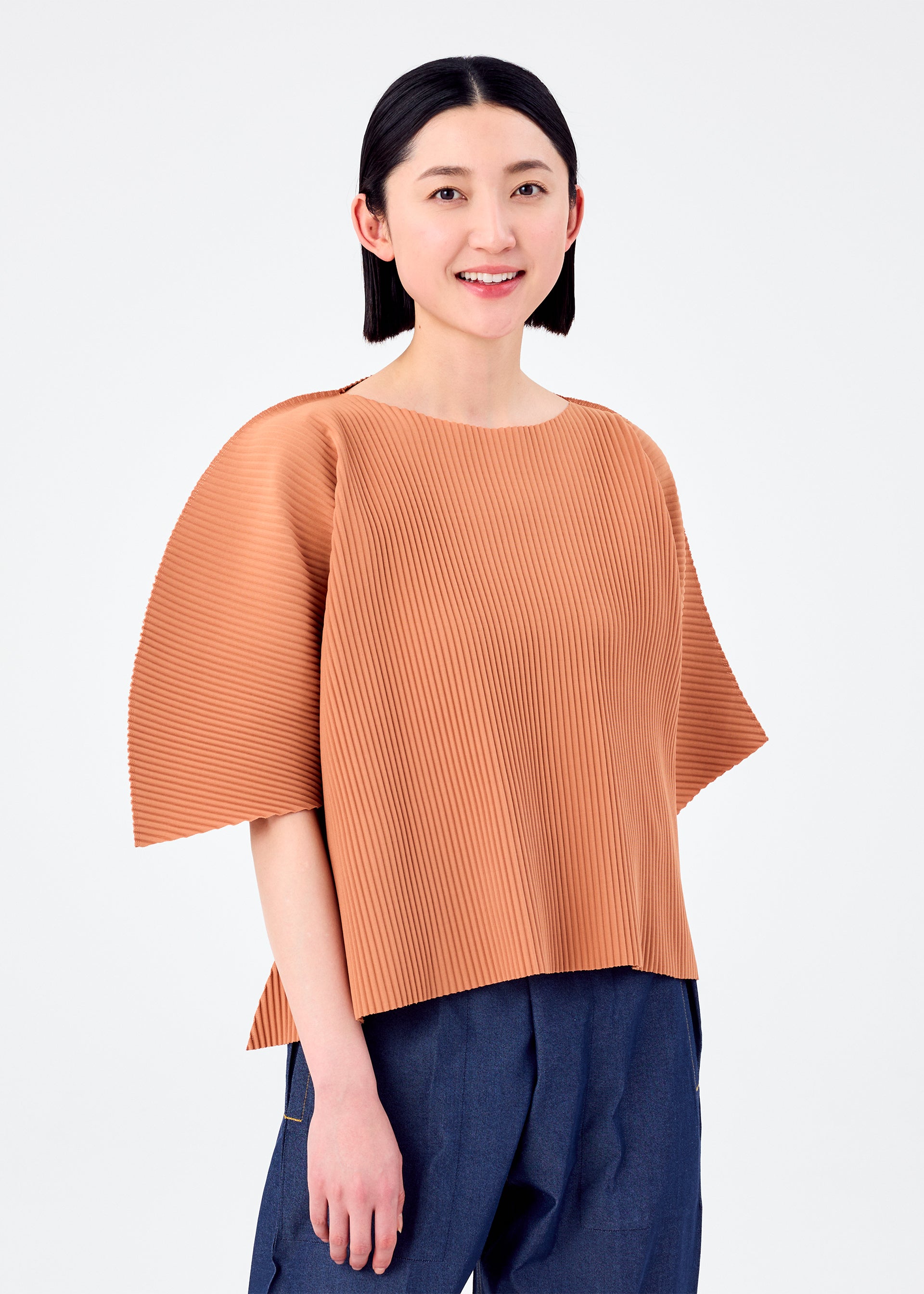 CURVE PLEATS