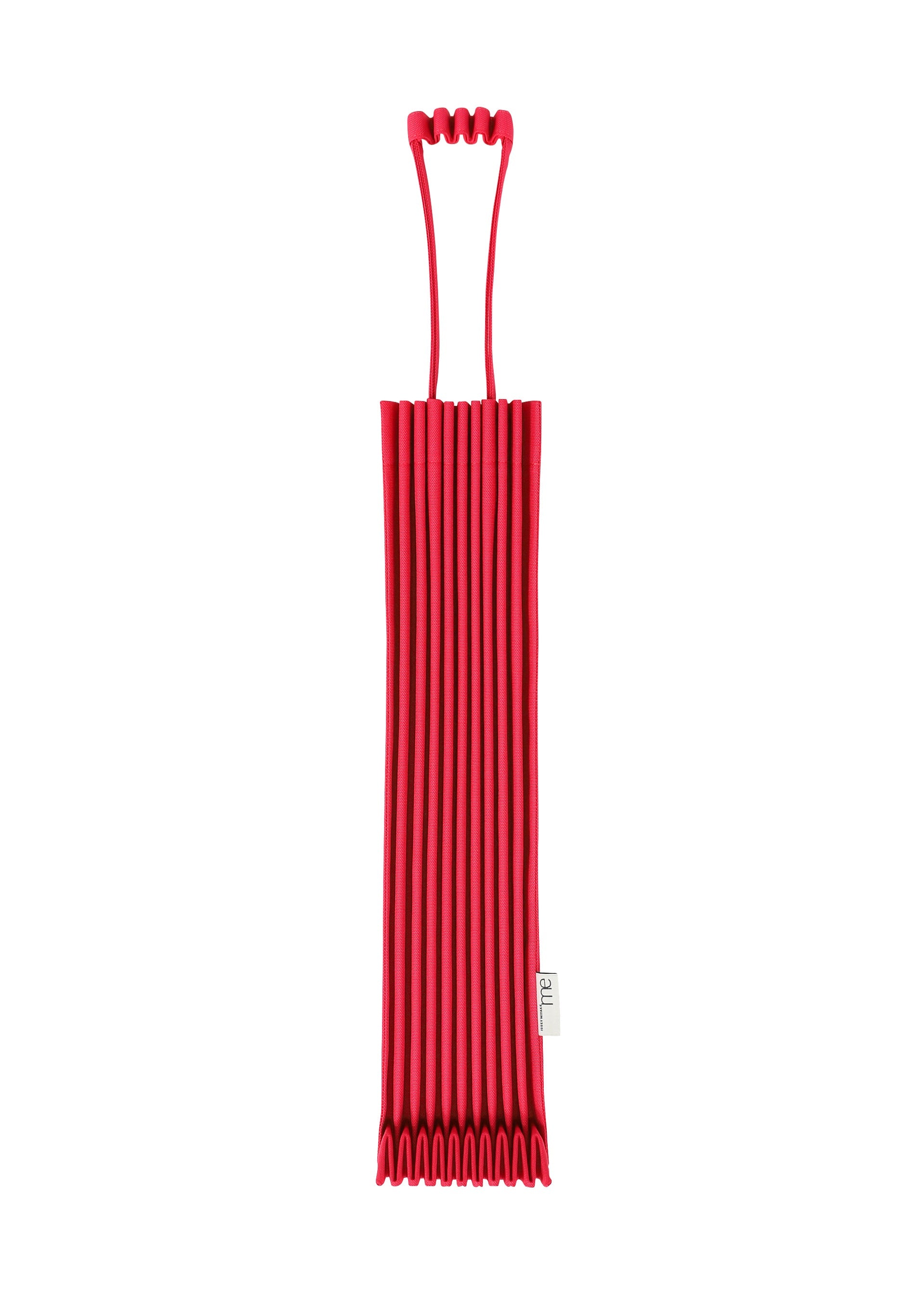 Zoomed view A red, accordion-style silicone trivet—featuring a distinctive top handle inspired by the iconic TRUNK PLEATS BAG 12 from me ISSEY MIYAKE—is shown standing vertically against a white background. Its bold hue and pleated design evoke the bag’s signature look, making it both practical and visually striking. - CHERRY RED （no.92）