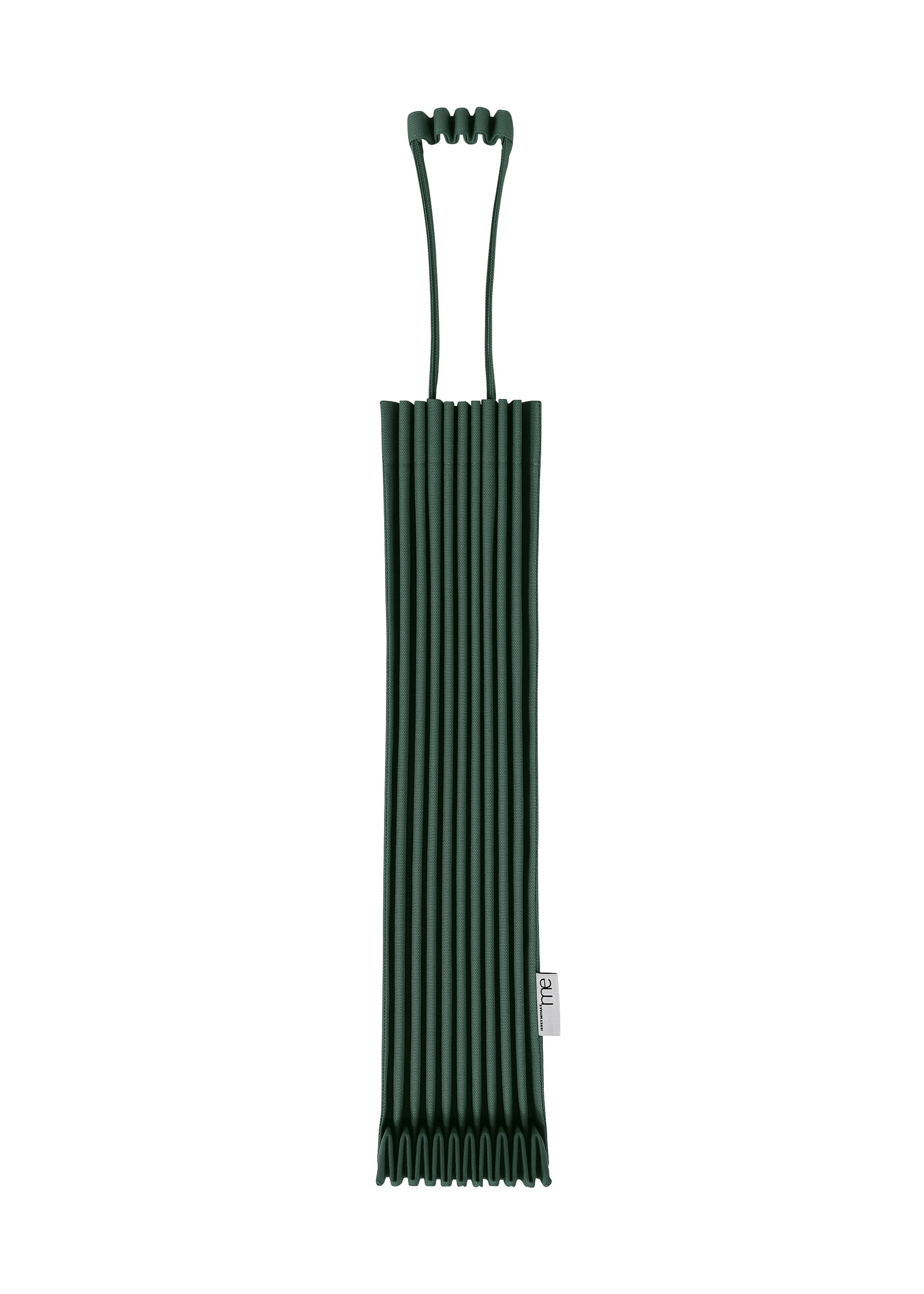 Zoomed view A dark green silicone trivet with a vivid color and grooved, ribbed texture reminiscent of the me ISSEY MIYAKE TRUNK PLEATS BAG 12, featuring a unique handle looped at the top and shown vertically on a white background. - DARK GREEN （no.94）