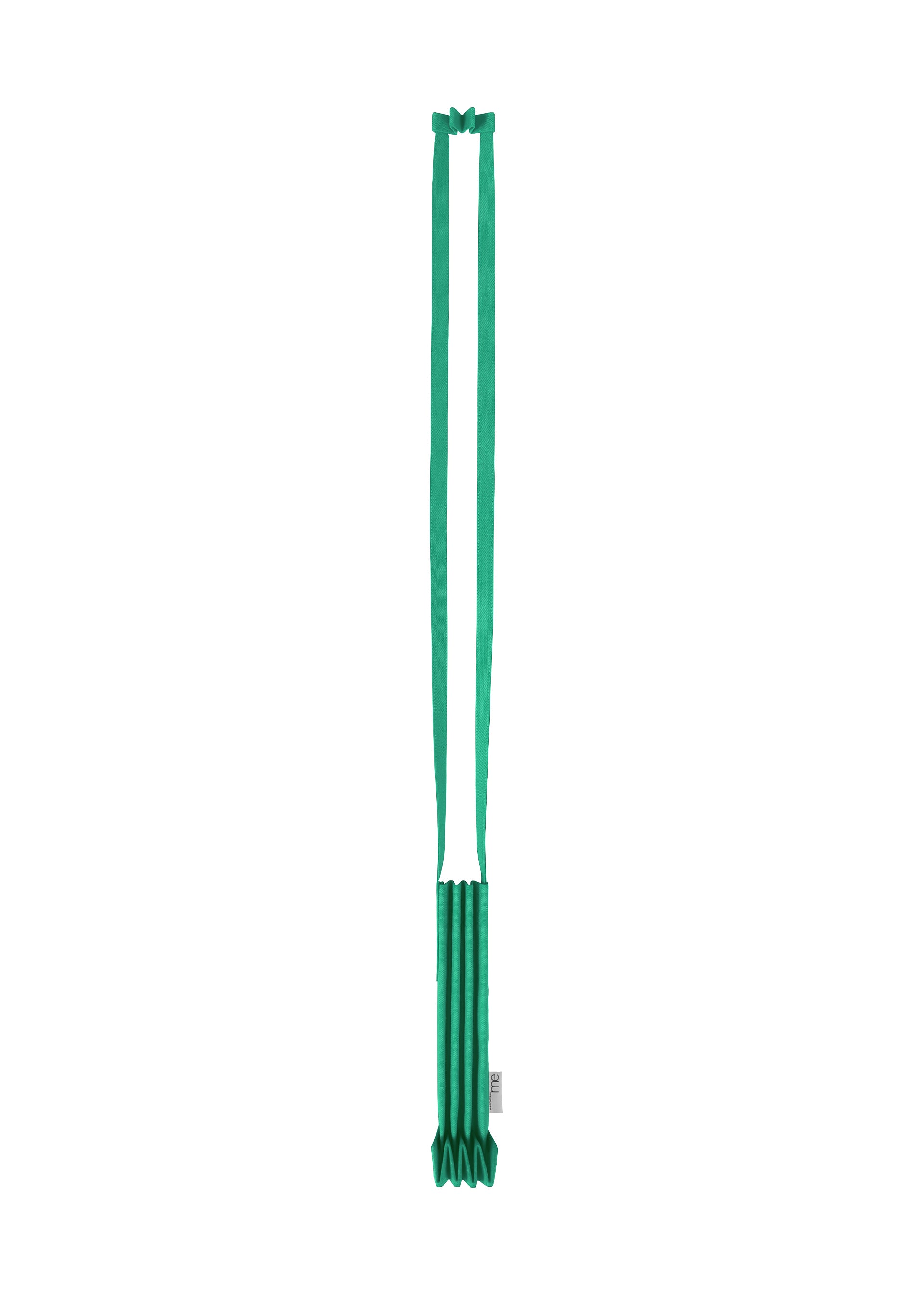 Zoomed view A green sock aid with two long handles and a flexible, ridged plastic body—designed to ease putting on socks and pairs perfectly with the TRUNK PLEATS BAG 12 from me ISSEY MIYAKE for your daily essentials. - EMERALD GREEN （no.63）