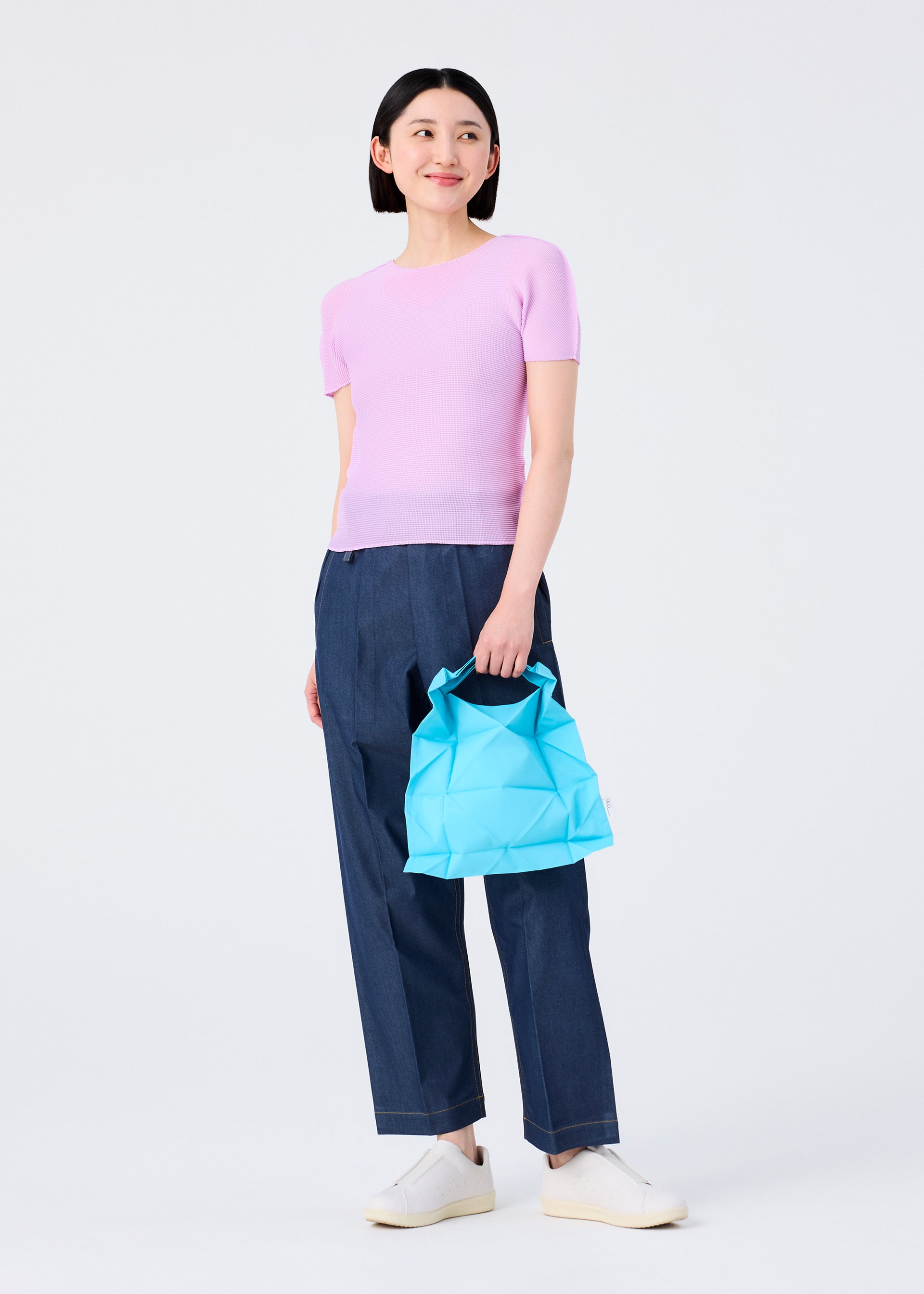 TOTE BAGS – ISSEY MIYAKE ONLINE STORE