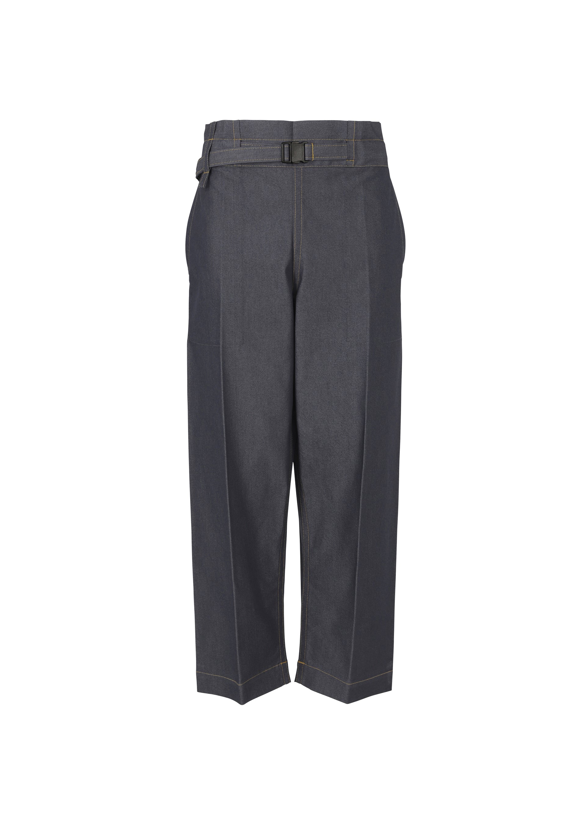 Zoomed view The FLAT DENIM by me ISSEY MIYAKE are dark gray, wide-leg cropped straight pants with a denim texture, visible stitching, side pockets, and a matching fabric belt with rectangular buckle, shown on a white background. - INDIGO （no.76）