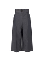 Wide-leg, cropped dark gray pants from me ISSEY MIYAKE's FLAT DENIM line, made from recycled polyester denim with tan stitching. Features an adjustable buckle waistband, loose fit, and a structured silhouette. - INDIGO （no.76）