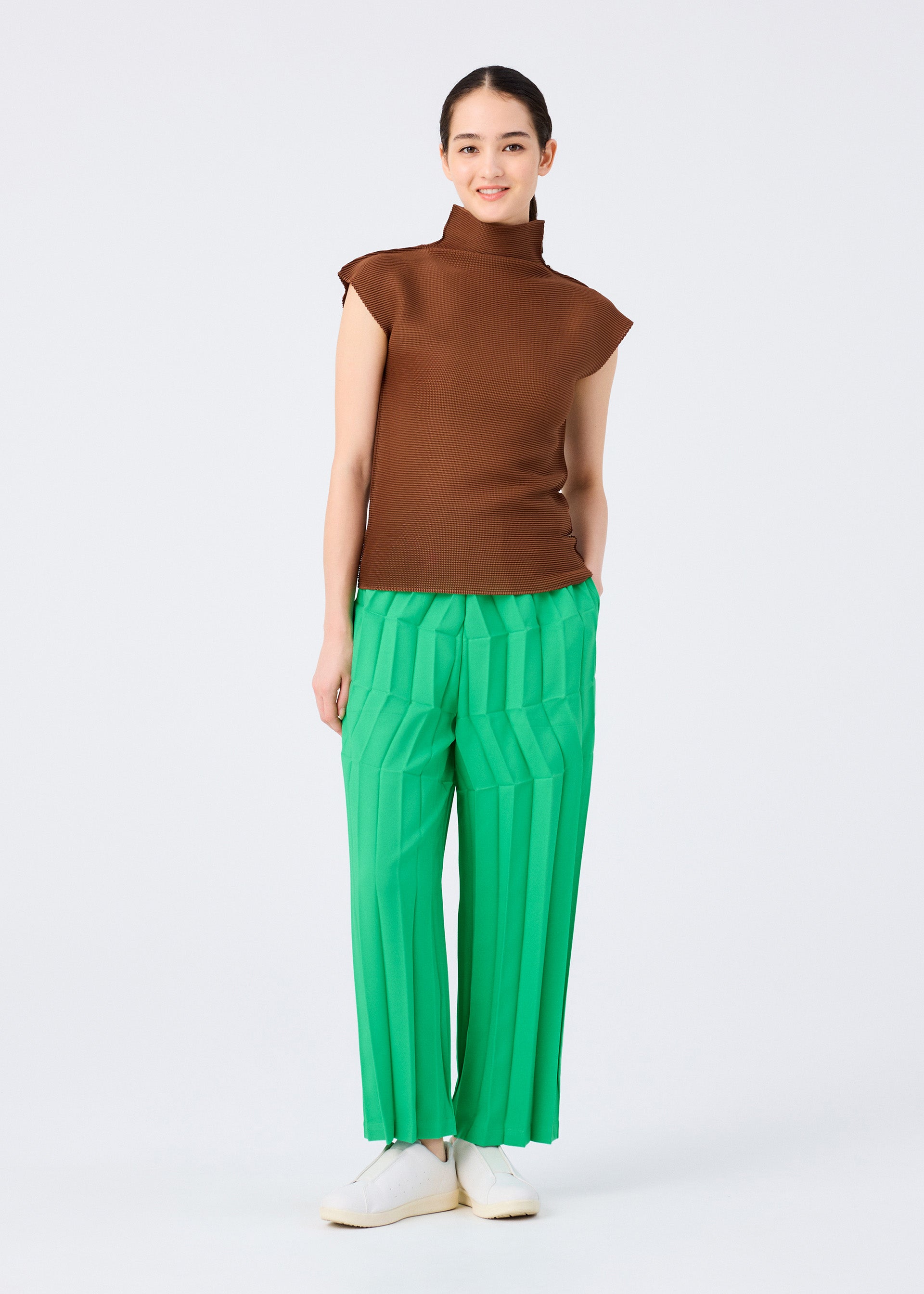 ZIG ZAG PLEATS – ISSEY MIYAKE ONLINE STORE