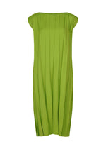 The CROSS PLEATS dress by me ISSEY MIYAKE is a sleeveless, knee-length piece in bright green with unique pleats and a straight silhouette. - LEAF GREEN （no.60）