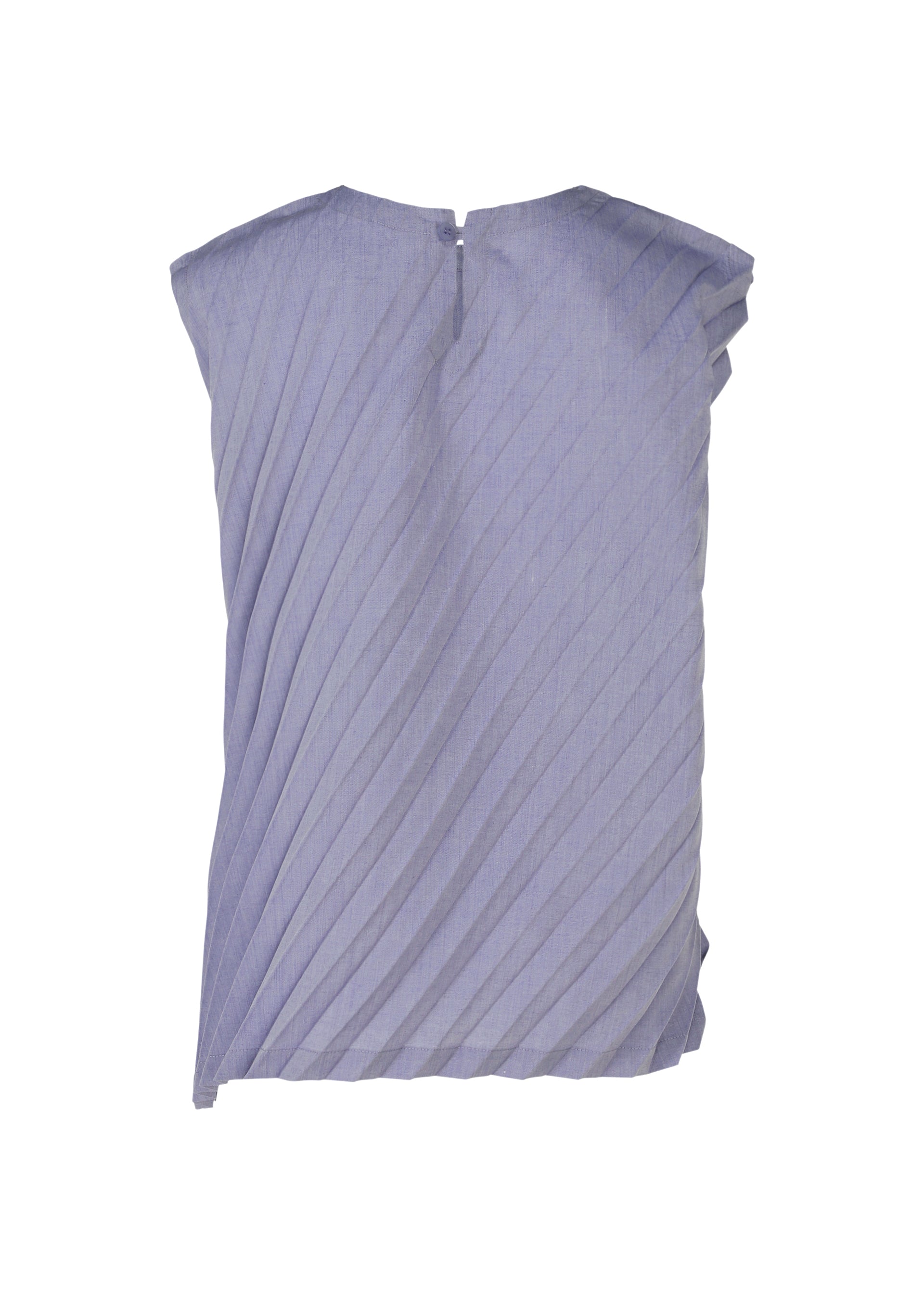 Zoomed view The ANGLE PLEATS SHIRT by me ISSEY MIYAKE is a sleeveless light purple top, made from lightweight fabric with diagonal pleats, shown laid flat. It features a portable design and a back opening with button closure for easy wear.