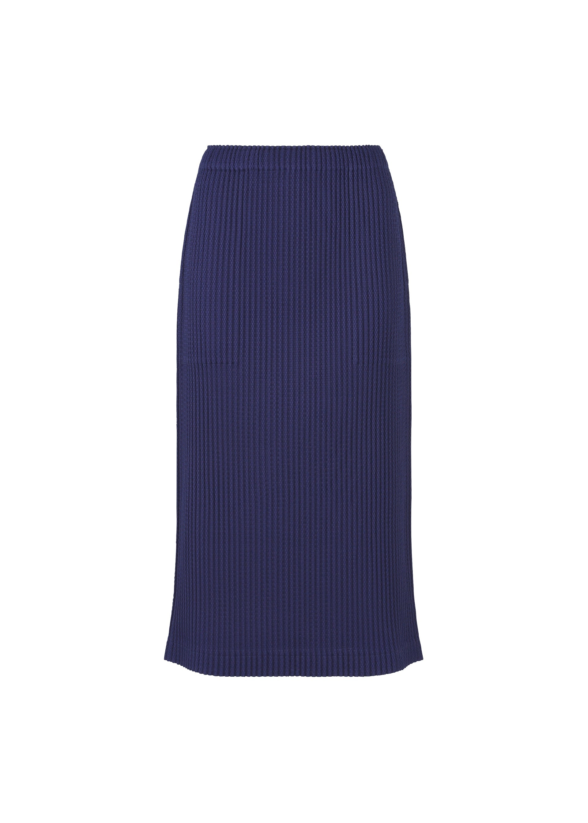 Zoomed view The WARM MESH PLEATS skirt by me ISSEY MIYAKE is a navy blue, ribbed knit pencil skirt with a straight silhouette and elastic waistband, shown against a plain white background. - COBALT BLUE （no.74）
