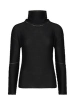The KNIT STRETCH PLEATS top by me ISSEY MIYAKE is shown in black against a white background, featuring long sleeves, a high neck, a fitted silhouette, and textured waffle-knit stretch pleats. - BLACK （no.15）
