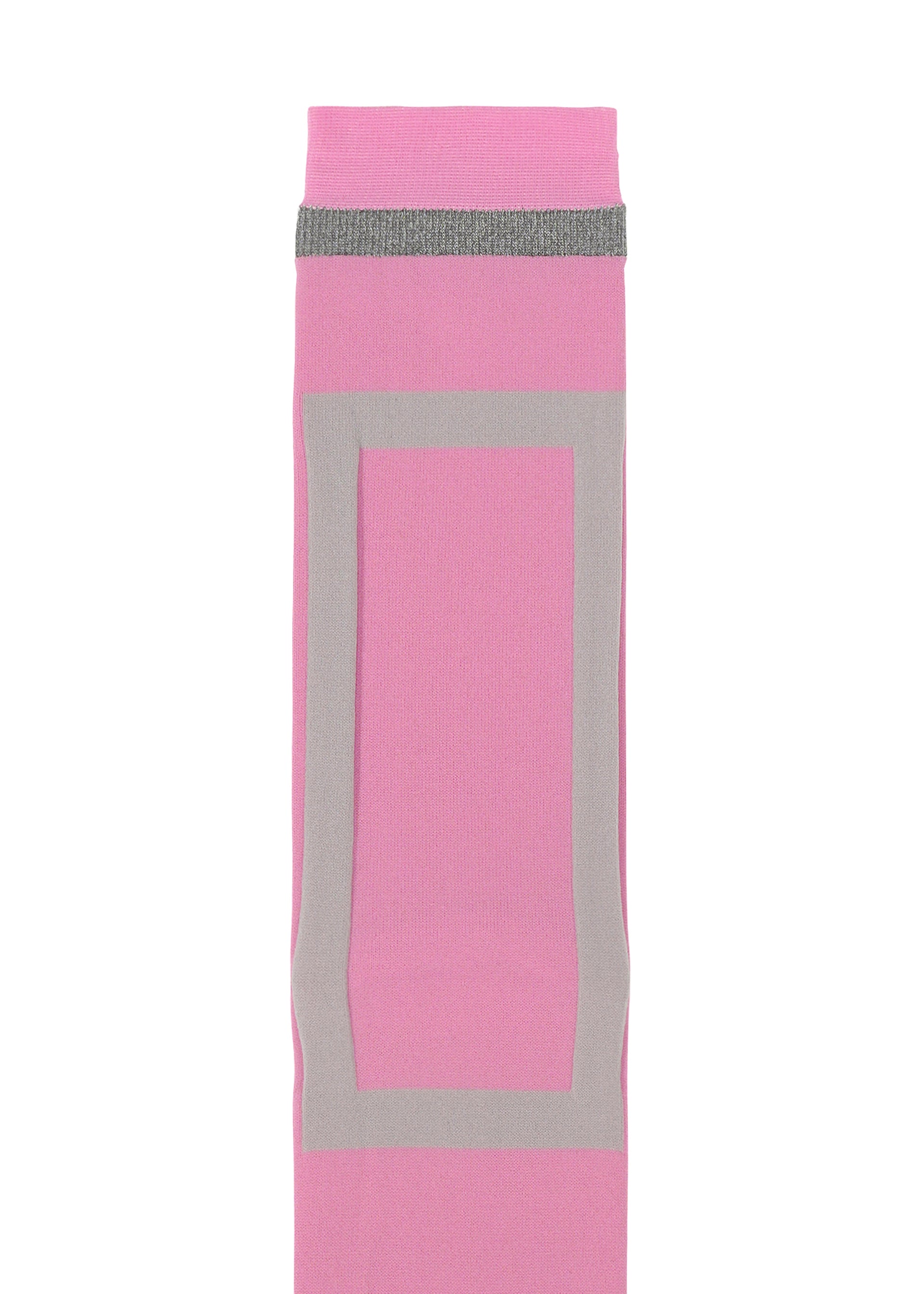 Zoomed view The CARD SOCKS by me ISSEY MIYAKE are pink with a wide light gray quadrilateral motif border and a gray band near the top cuff, shown against a white background.