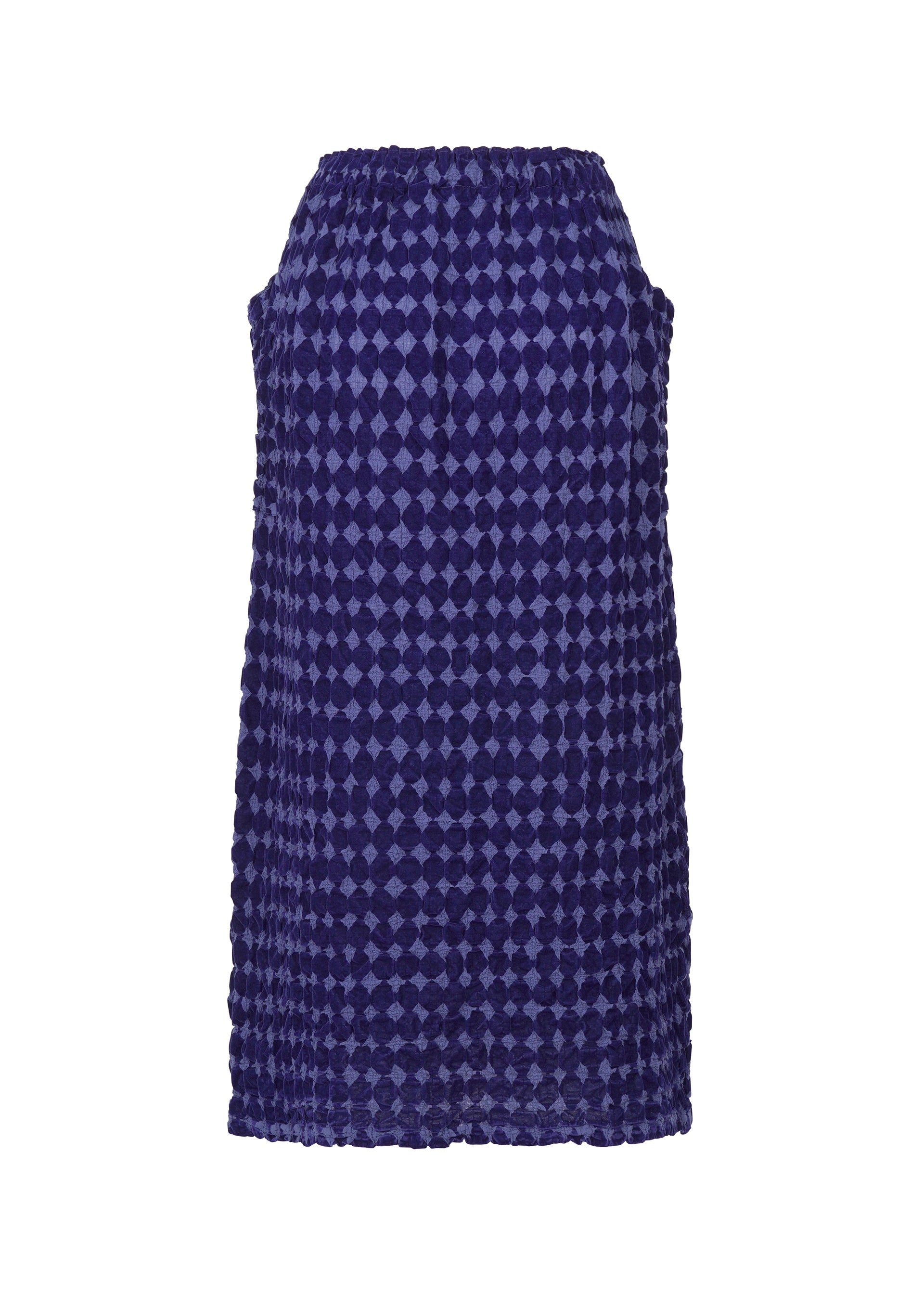Zoomed view The DIAMOND FLOCKY CAULIFLOWER dress by me ISSEY MIYAKE is a sleeveless, knee-length cotton piece with a geometric checkerboard texture in dark and light blue, featuring a straight cut and minimalist design with no visible fasteners or embellishments.