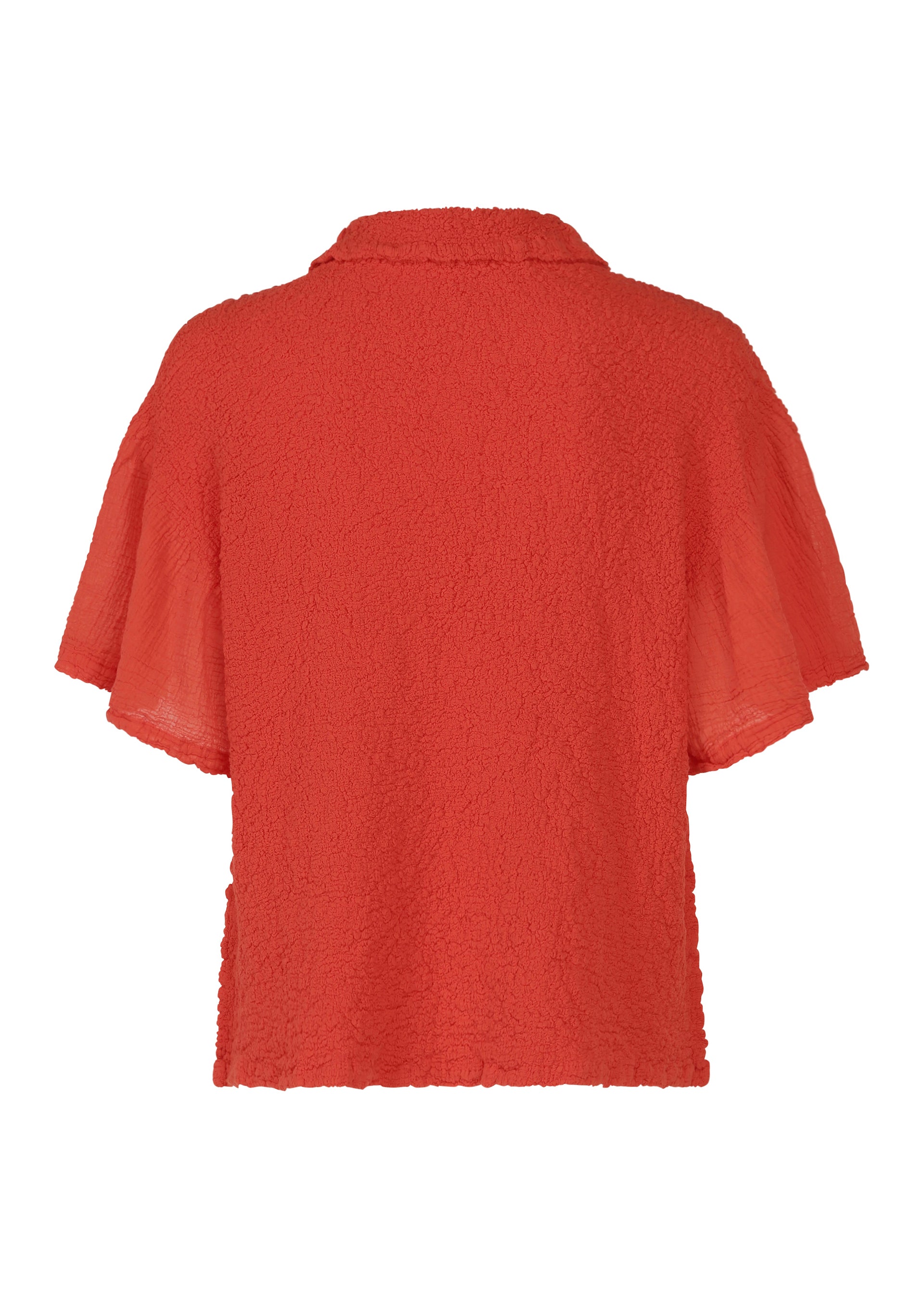 Zoomed view A back view of the SHEER CAULIFLOWER blouse by me ISSEY MIYAKE, featuring short sleeves, textured red fabric, a flat collar, sheer sleeves, and a relaxed cotton fit for effortless chic.