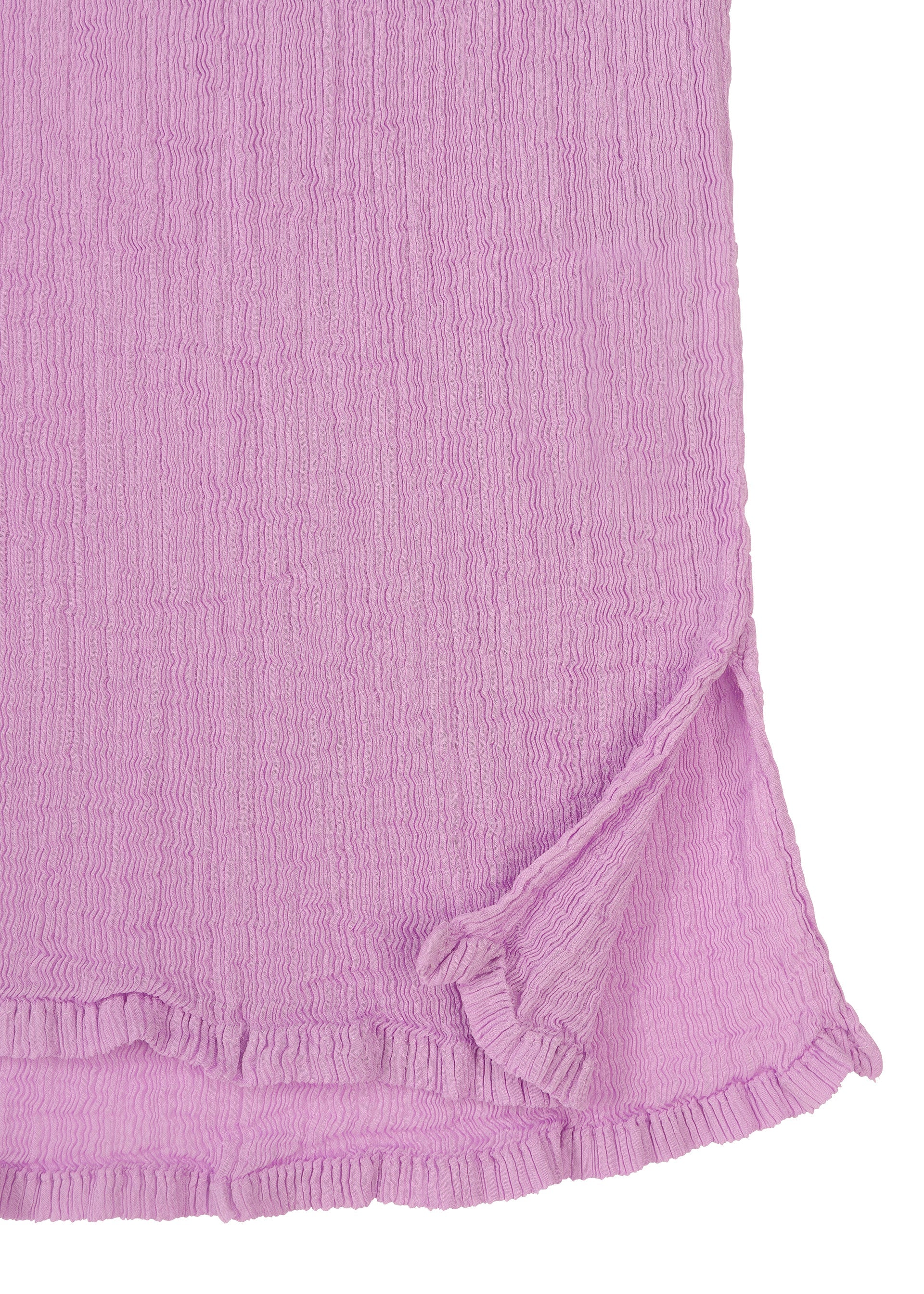 Zoomed view A close-up of SEE-THROUGH CREPE COLOR by me ISSEY MIYAKE, featuring textured light purple crepe fabric with a small side slit, frilled hem, and wavy, crinkled patterns.