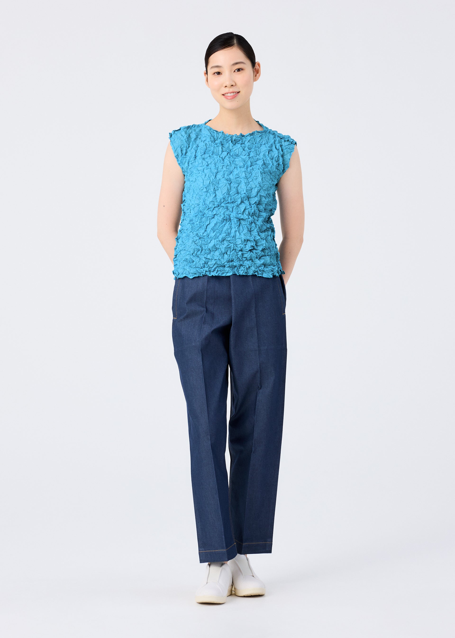 MERINGUE TOP – ISSEY MIYAKE ONLINE STORE