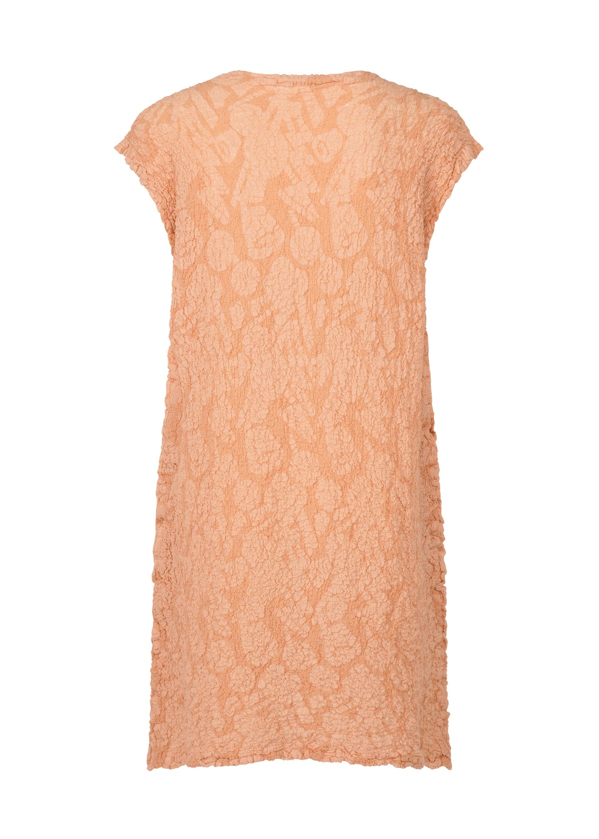 The SURPRISE BOX PRINT CAULIFLOWER by me ISSEY MIYAKE is a peach, short-sleeved cotton tunic shown from the back. It features a loose, straight fit with a crinkled pattern from pigment printing and has no visible fastenings or embellishments. view 4 of 7