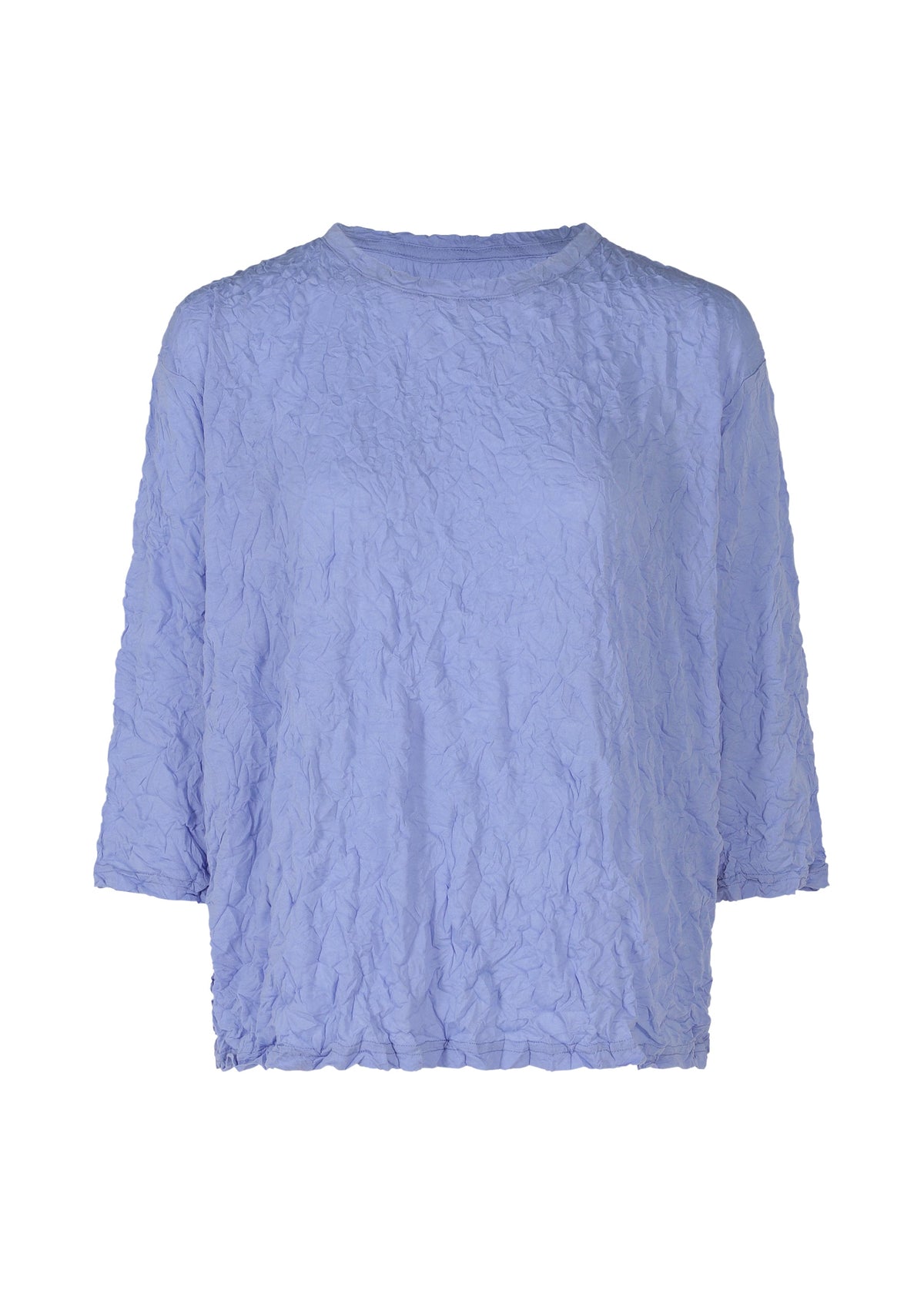 The MERINGUE T-SHIRT by me ISSEY MIYAKE features a light purple crushed finish, round neckline, relaxed fit, and three-quarter sleeves in a lightweight, slightly sheer polyester jersey for effortless style. view 5 of 9