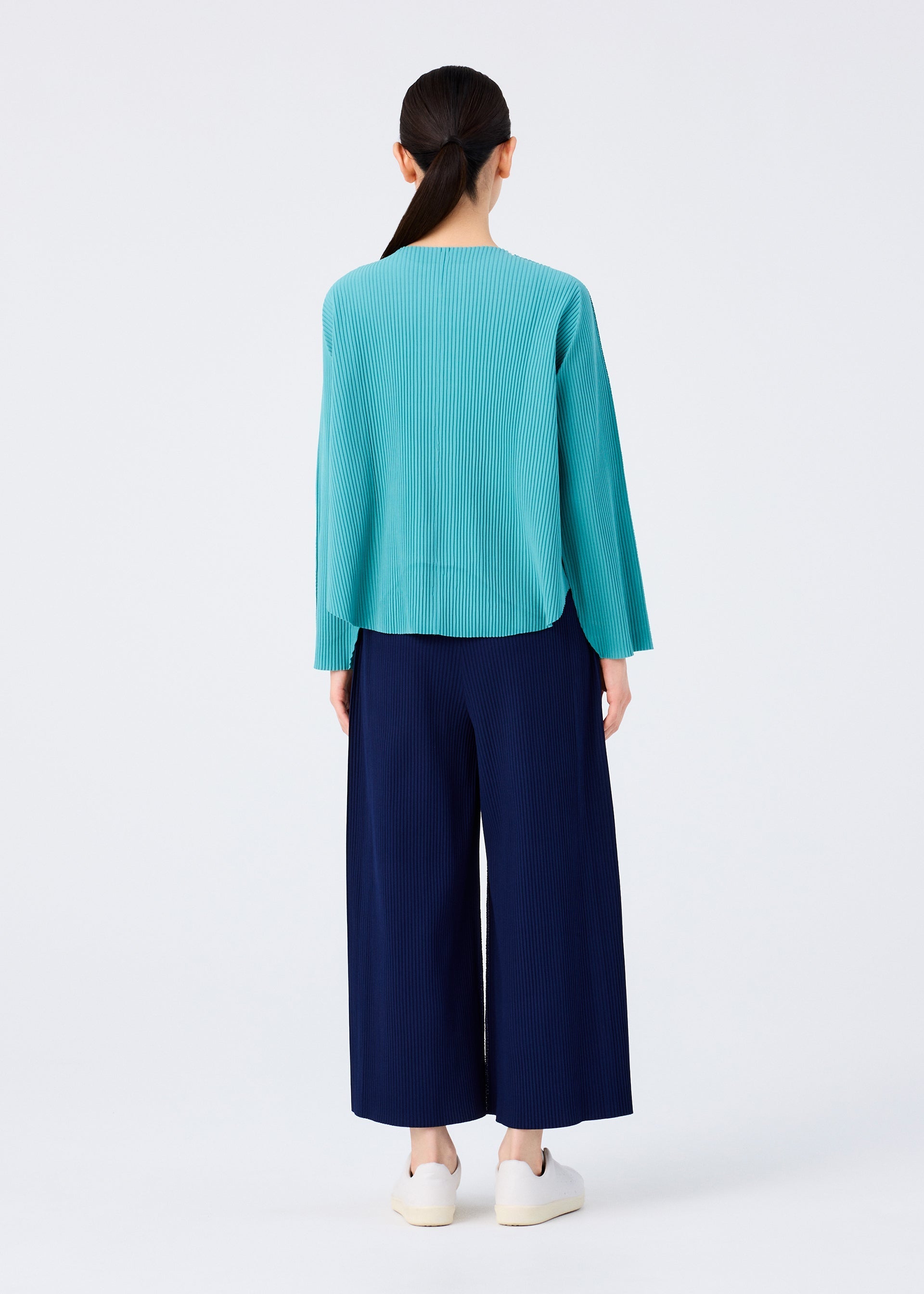 FINE KNIT PLEATS BOTTOM 1 – ISSEY MIYAKE ONLINE STORE