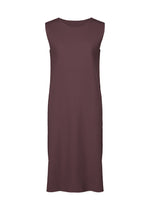 The FINE KNIT PLEATS COLOR 1 dress by me ISSEY MIYAKE is a sleeveless, midi-length ribbed knit in dark mauve, with a round neckline, shown against a white background. - BORDEAUX （no.84）