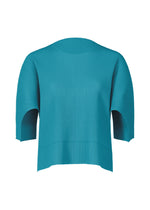 The TRICK PLEATS top by me ISSEY MIYAKE is a teal, ribbed lightweight knit with fine pleats, elbow-length sleeves, and a round neckline, shown on a white background. - TURQUOISE （no.73）