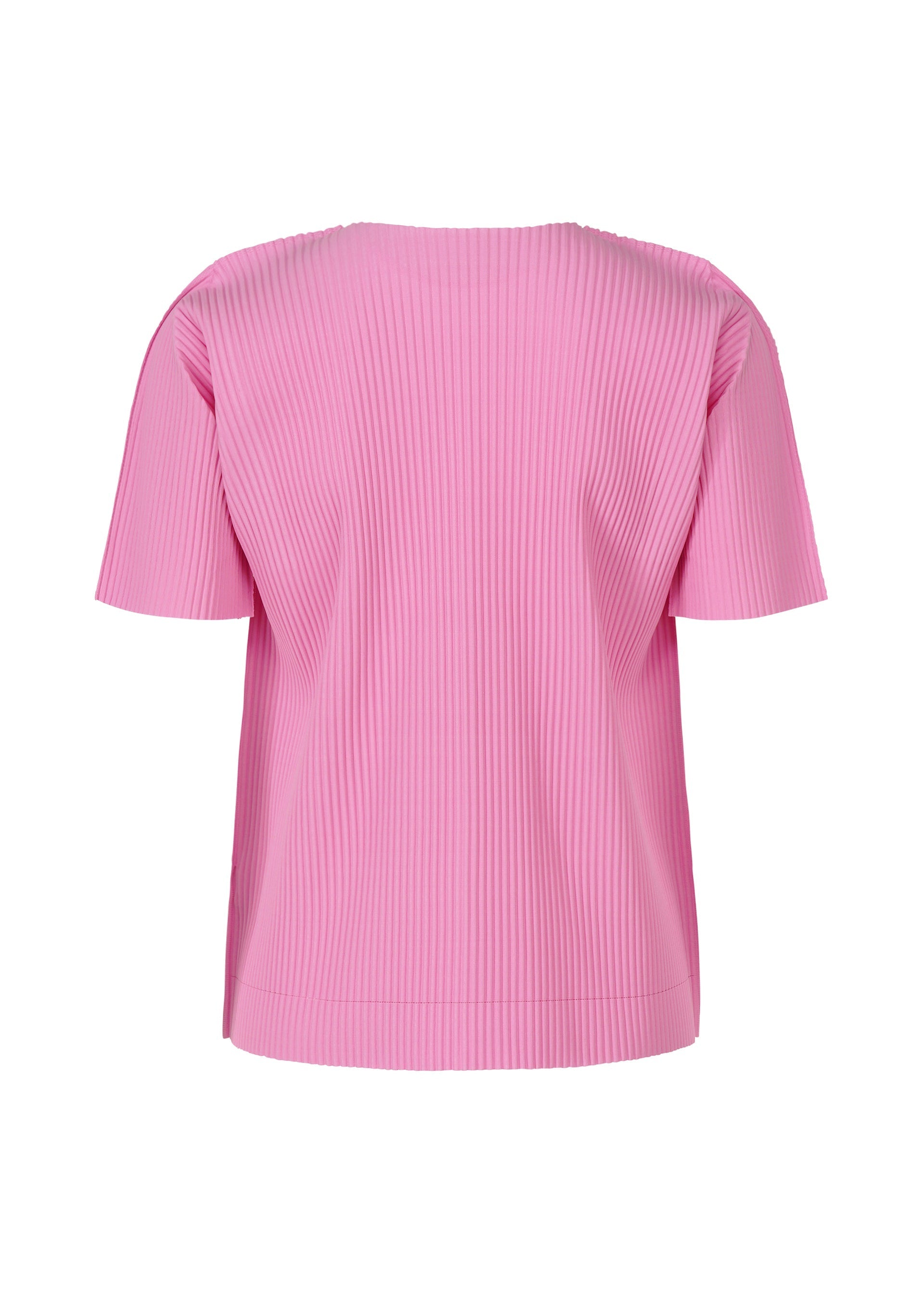 Zoomed view The FINE KNIT PLEATS COLOR 2 by me ISSEY MIYAKE is a loose-fitting, short-sleeved pink top with vertical fine knit pleats and a round neck, shown from the back against a white background.