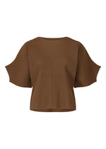 The GIZA GIZA PLEATS by me ISSEY MIYAKE is a brown short-sleeved top with wide, fine knit pleats on the sleeves and ribbed, textured fabric. It features a loose fit and round neckline for casual elegance. - BROWN （no.44）