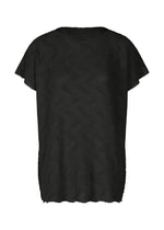 The WAVE KNIT STRETCH PLEATS black French-sleeved top by me ISSEY MIYAKE features a round neckline, knit stretch pleats, and subtle wave-like patterns, displayed on a white background. - BLACK （no.15）