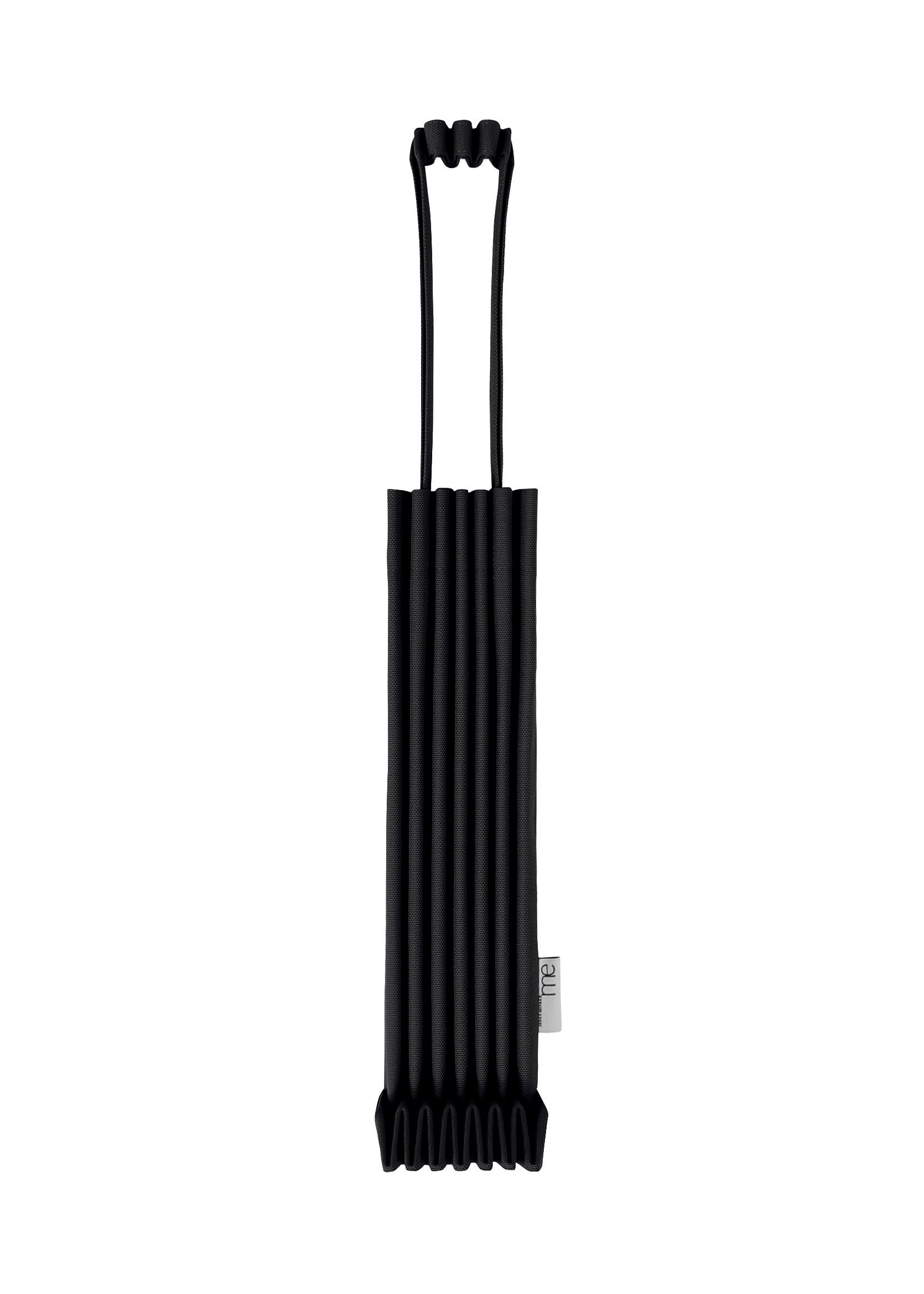Zoomed view A TRUNK PLEATS BAG 12 by me ISSEY MIYAKE, featuring black accordion-style pleats, two handles, and a small side tag, is photographed on a white background. - BLACK （no.15）
