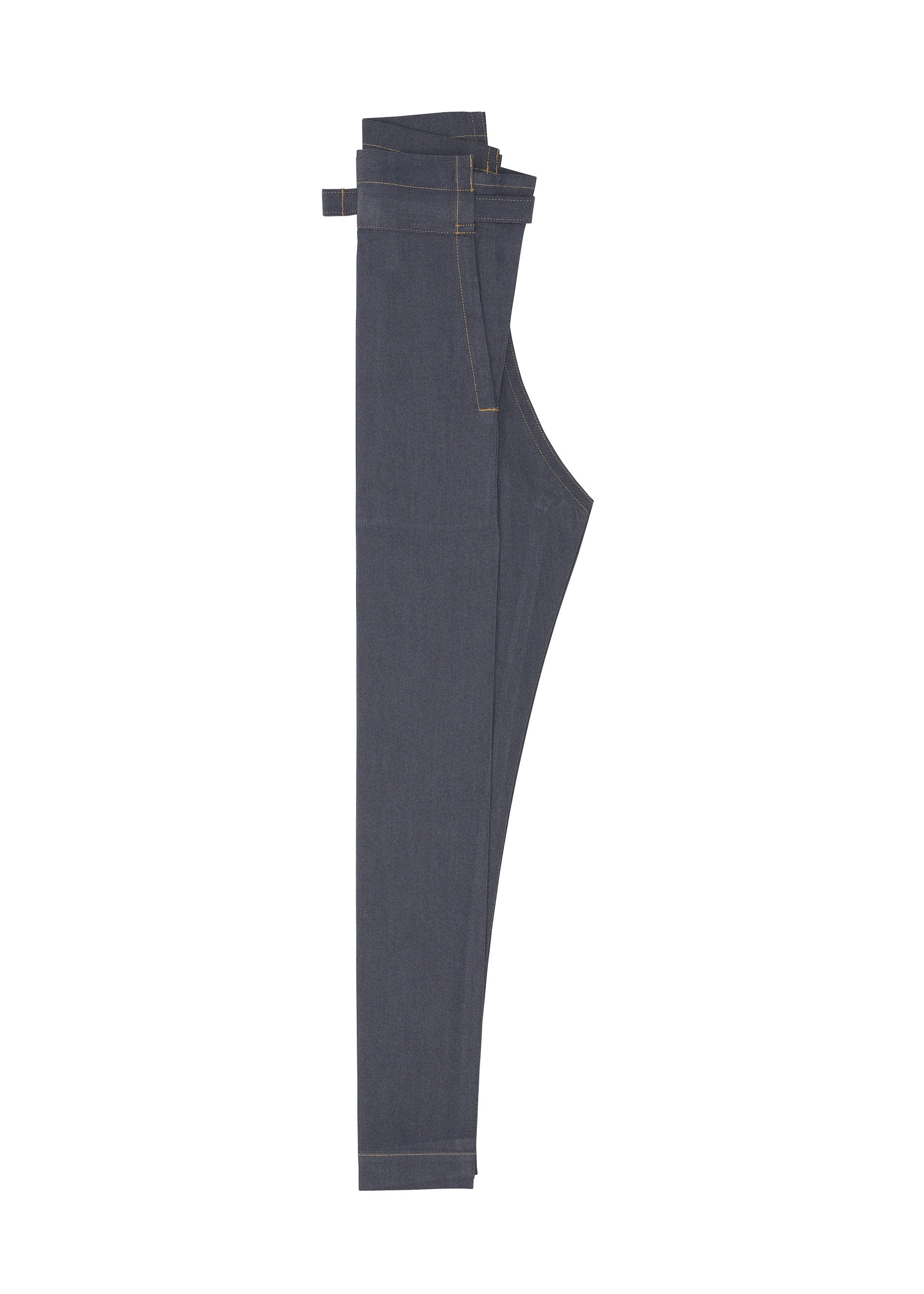 Zoomed view The FLAT DENIM by me ISSEY MIYAKE, shown folded on a white background, features dark blue denim with visible stitching and classic pockets for a timeless style.
