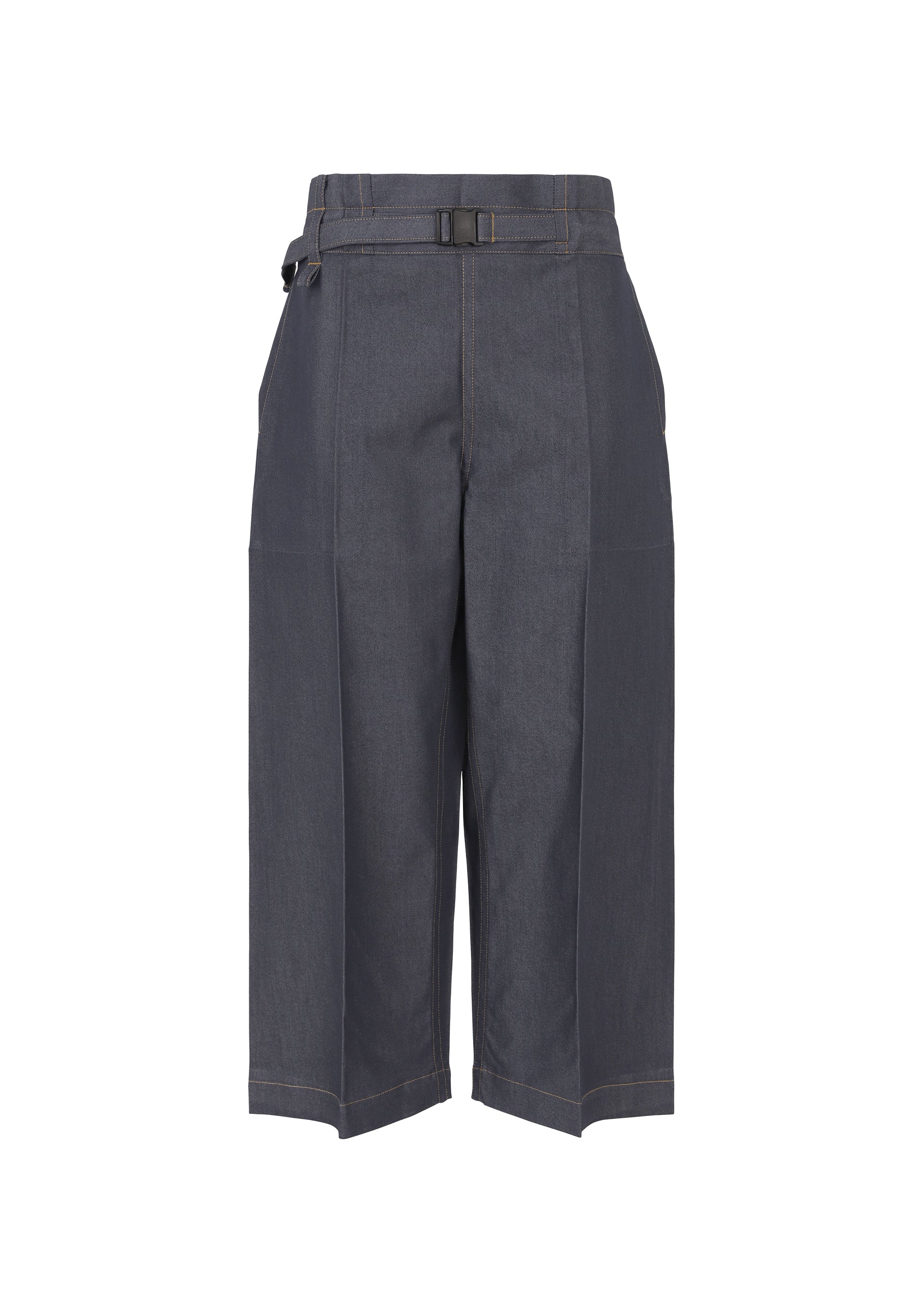 Zoomed view The FLAT DENIM wide pants by me ISSEY MIYAKE feature a dark gray, knee-length design with side pockets, a front zipper, and an adjustable buckle belt. Made from recycled polyester denim, the structured fabric shows visible stitching. - INDIGO （no.76）