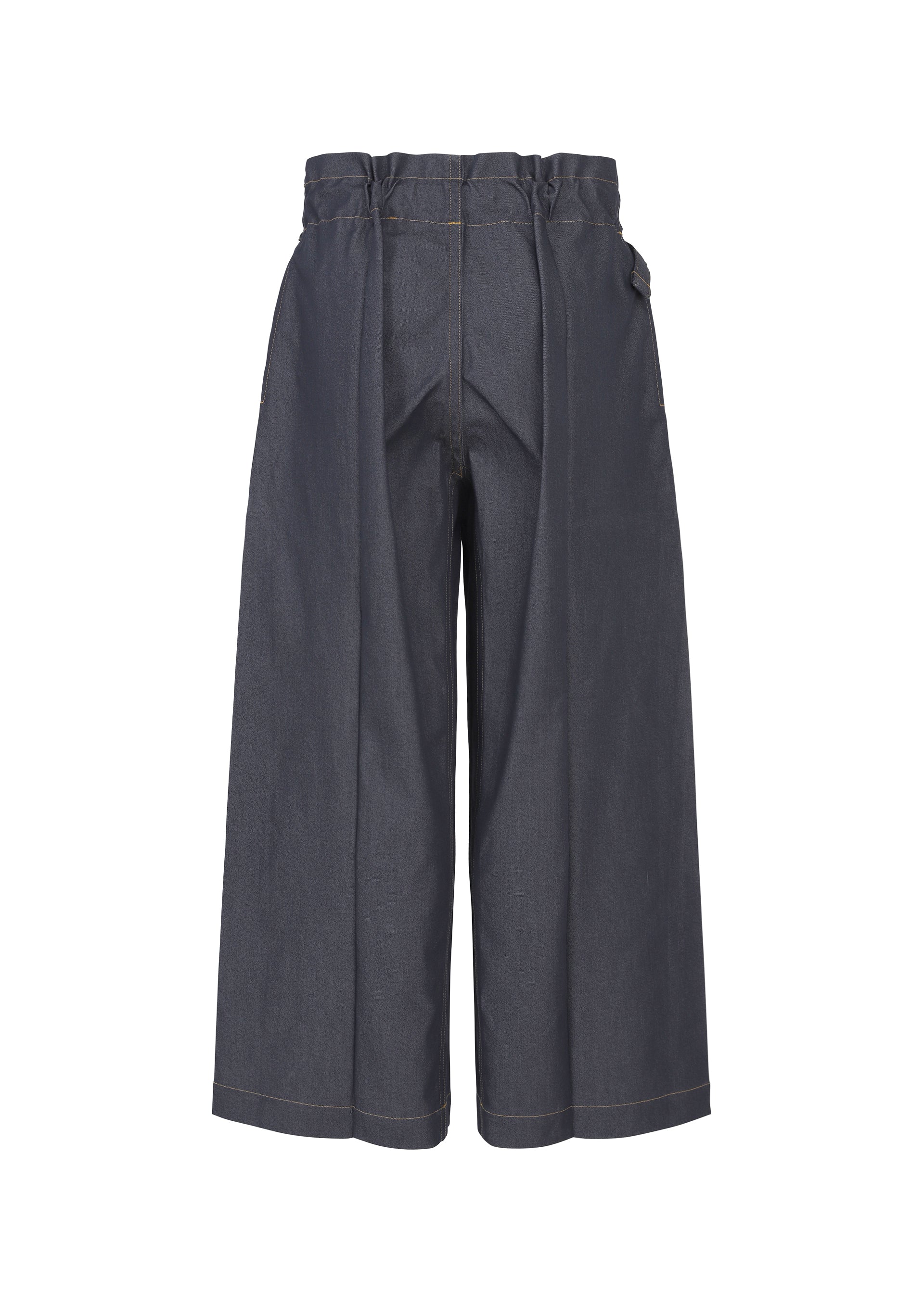 Zoomed view The FLAT DENIM pants by me ISSEY MIYAKE feature a wide-leg, high-waisted design in dark recycled polyester denim with an elastic waistband and visible center seams, shown from the back on a plain white background.