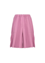 The TOWER PLEATS BOTTOM by me ISSEY MIYAKE features pink accordion pleats and an elastic waistband. Displayed against a white background, these women’s shorts are crafted from lightweight fabric for a relaxed, loose fit. - ROSE PINK （no.20）