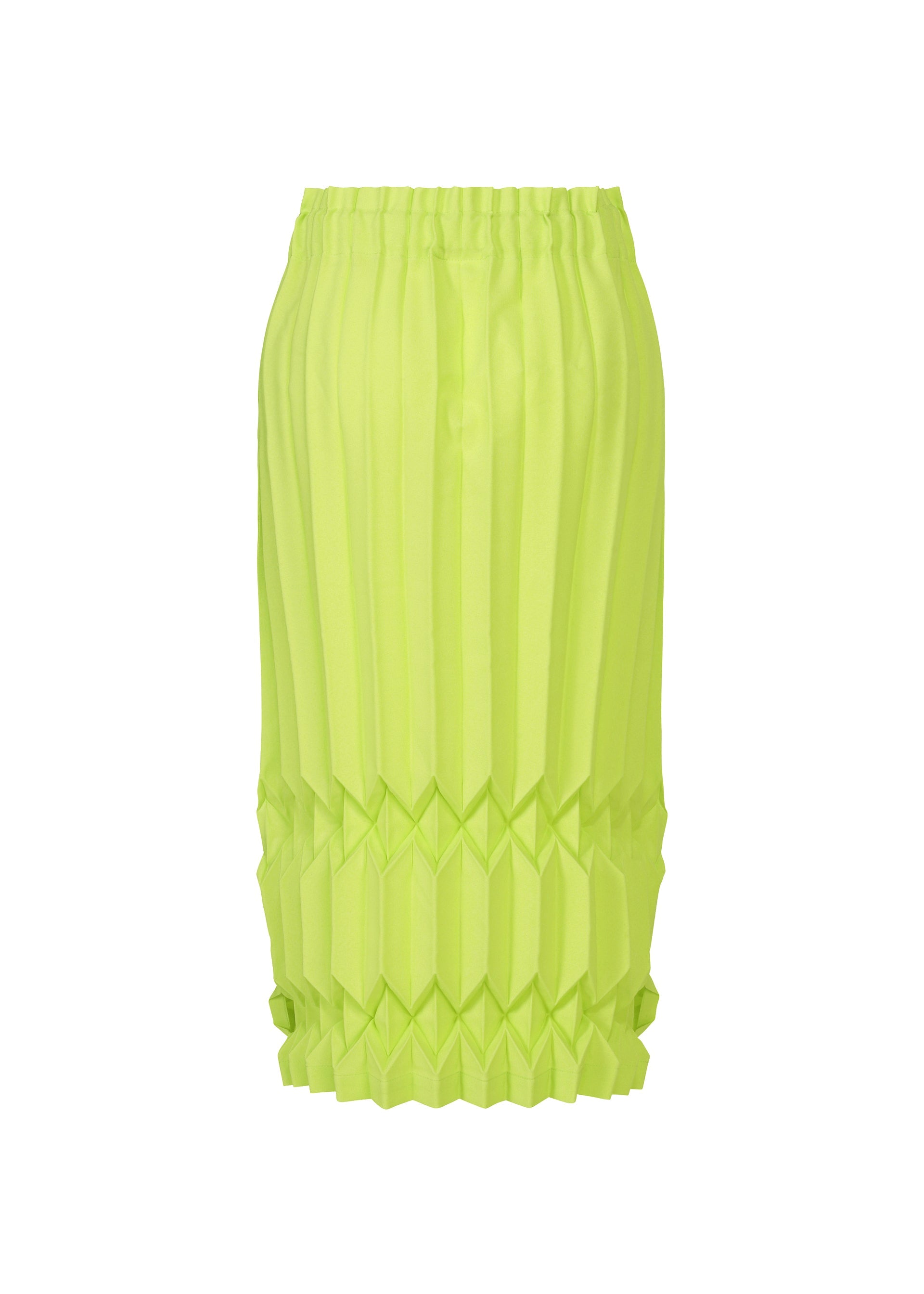 Zoomed view The TREE PLEATS skirt by me ISSEY MIYAKE is neon yellow-green with an elastic waistband, featuring vertical pleats on top and geometric 3D pattern folds at the bottom.