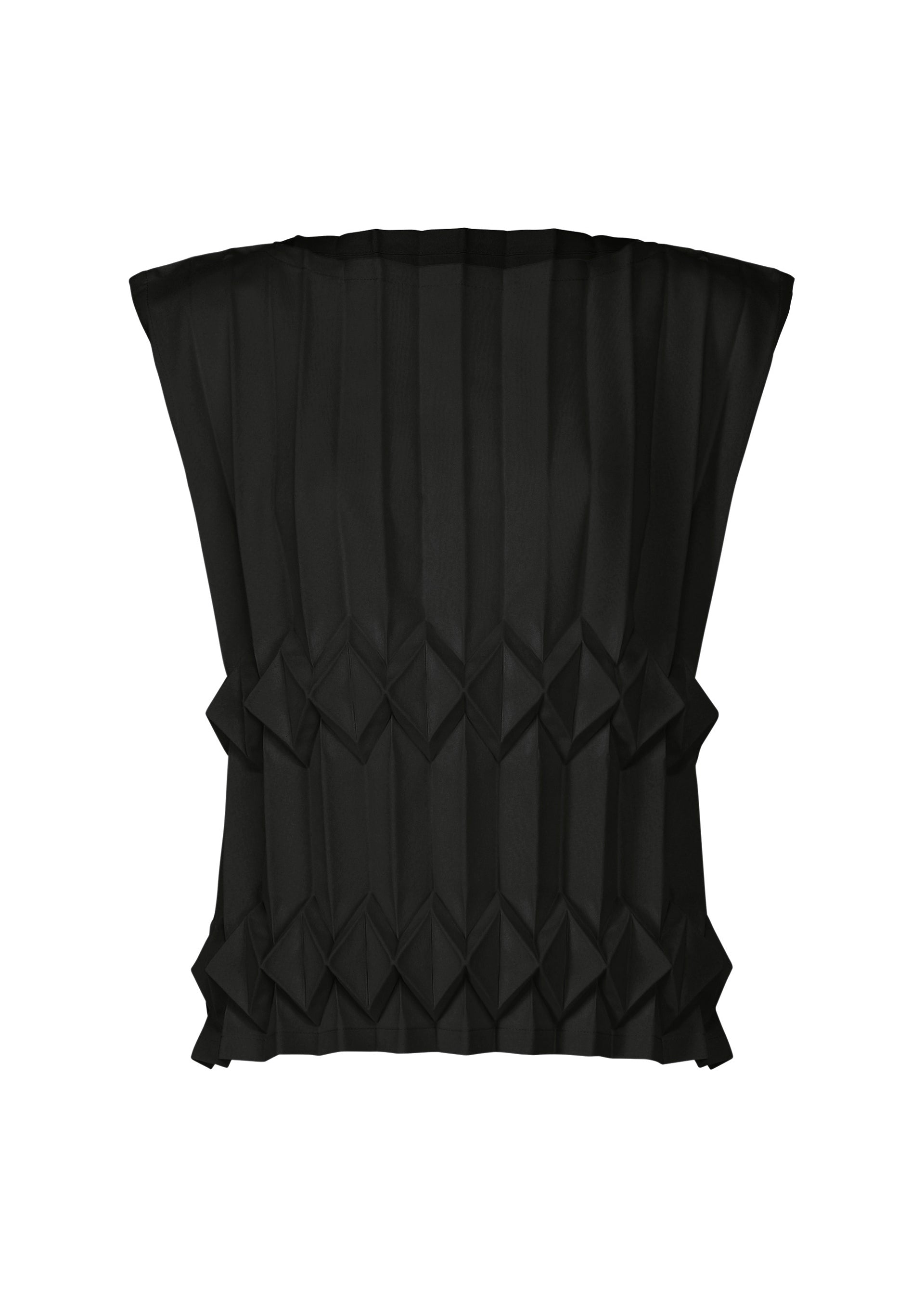 Zoomed view The TREE PLEATS by me ISSEY MIYAKE is a black, sleeveless top with structured pleats and geometric folds, featuring hand-pleated three-dimensional patterns, shown against a white background. - BLACK （no.15）