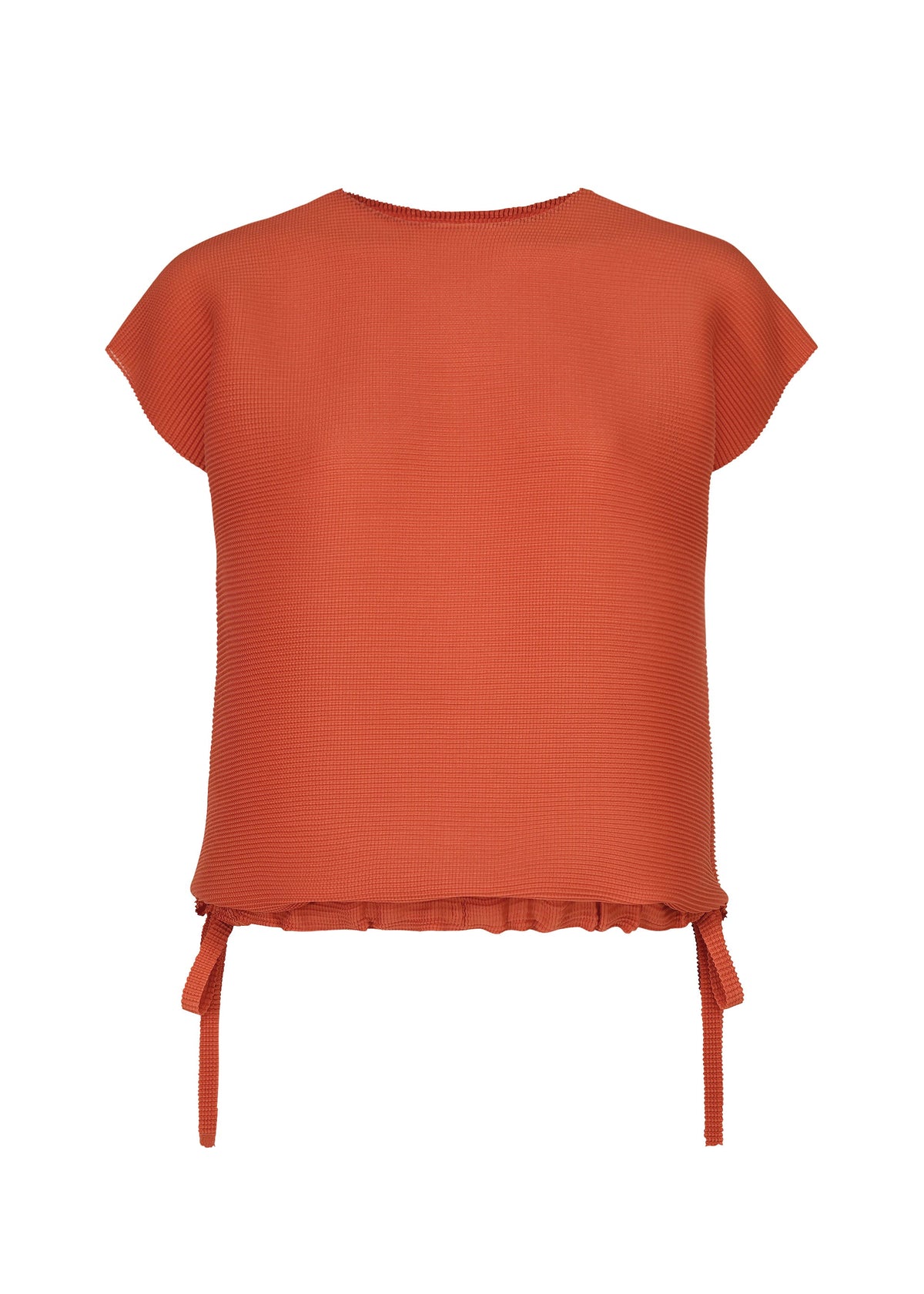 Zoomed view SQUARE STRETCH PLEATS short-sleeve ribbed round-neck top in rust orange by me ISSEY MIYAKE, featuring side ties at the hem for an adjustable silhouette, displayed on a white background.