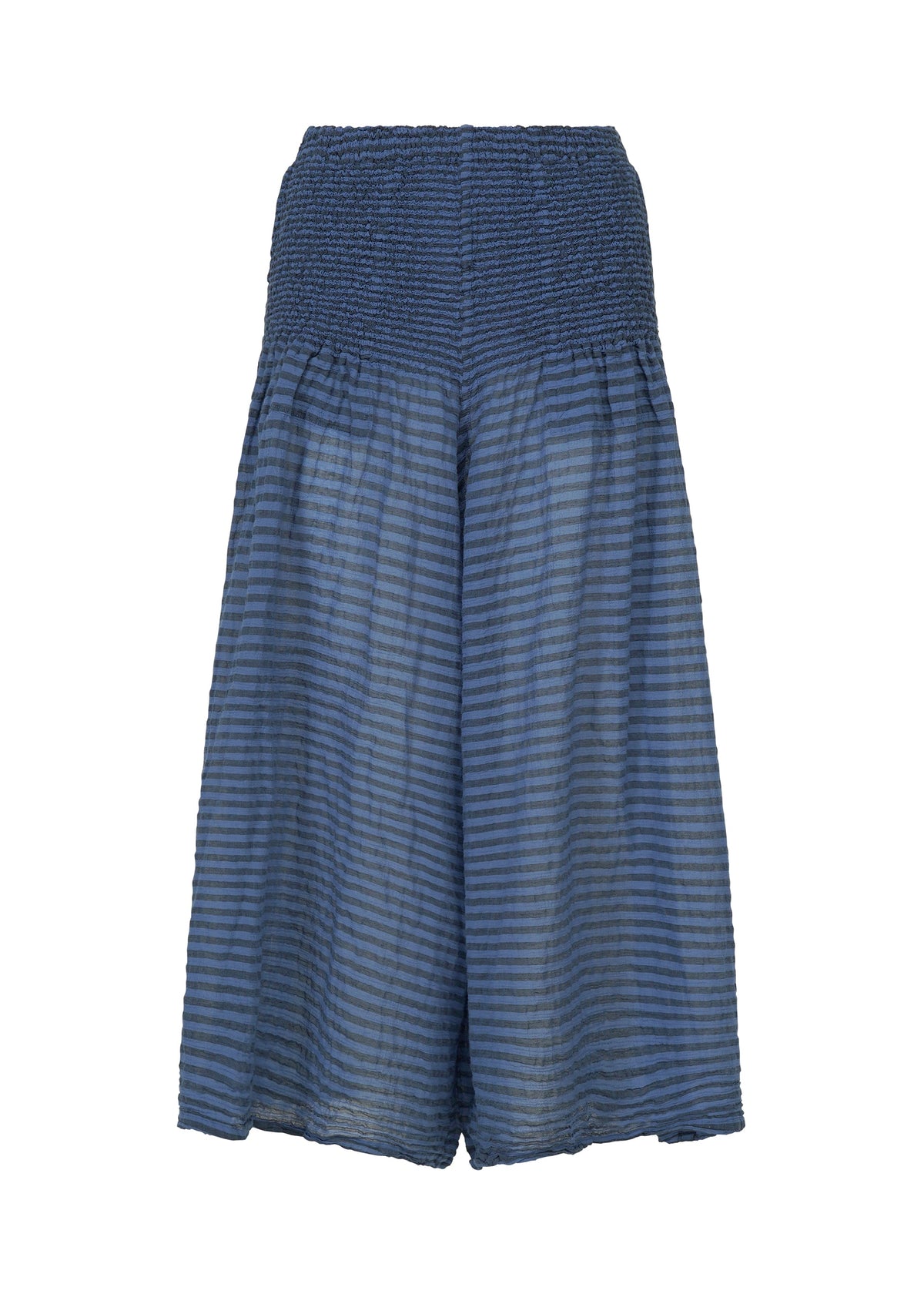 The STRIPE CAULIFLOWER culotte pants by me ISSEY MIYAKE are crafted from lightweight, semi-sheer striped fabric with a textured, elastic waistband. Offering cotton comfort and a horizontal striped pattern, these blue pants combine a flowy silhouette with a relaxed look. view 3 of 8