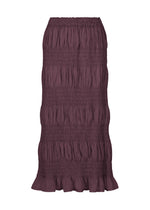 A long, purple SHRINK STRIPE skirt by me ISSEY MIYAKE, featuring tiered cotton-blend fabric with a ruched texture, ruffled hem, and crafted using a meticulous product-dyeing technique. - BORDEAUX （no.84）
