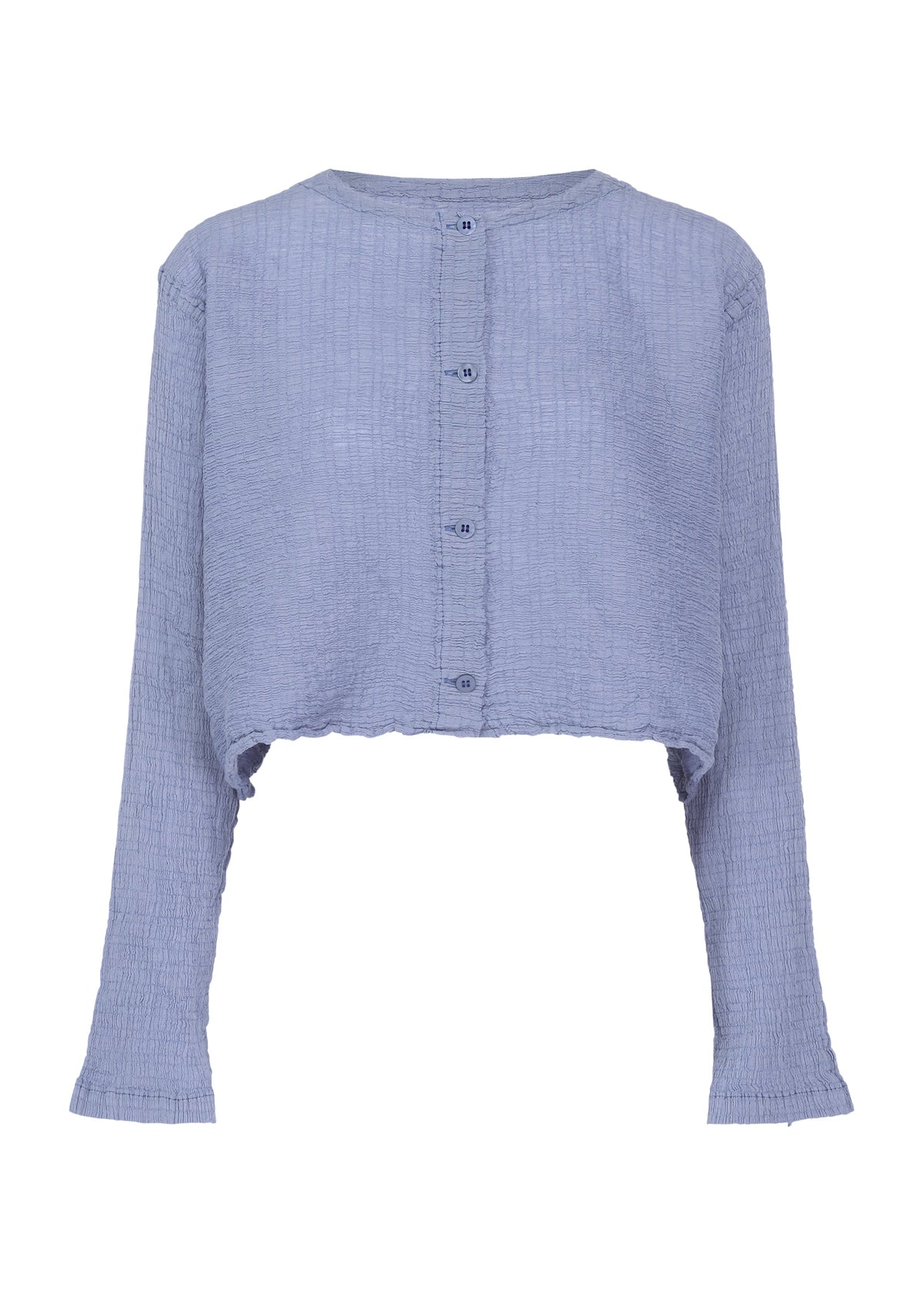 Zoomed view The POLYCOTTON CREPE by me ISSEY MIYAKE is a light blue, long-sleeve button-up blouse with a crinkled texture, cropped front hem, and soft garment-dyed cotton-polyester blend. - LAVENDER （no.73）