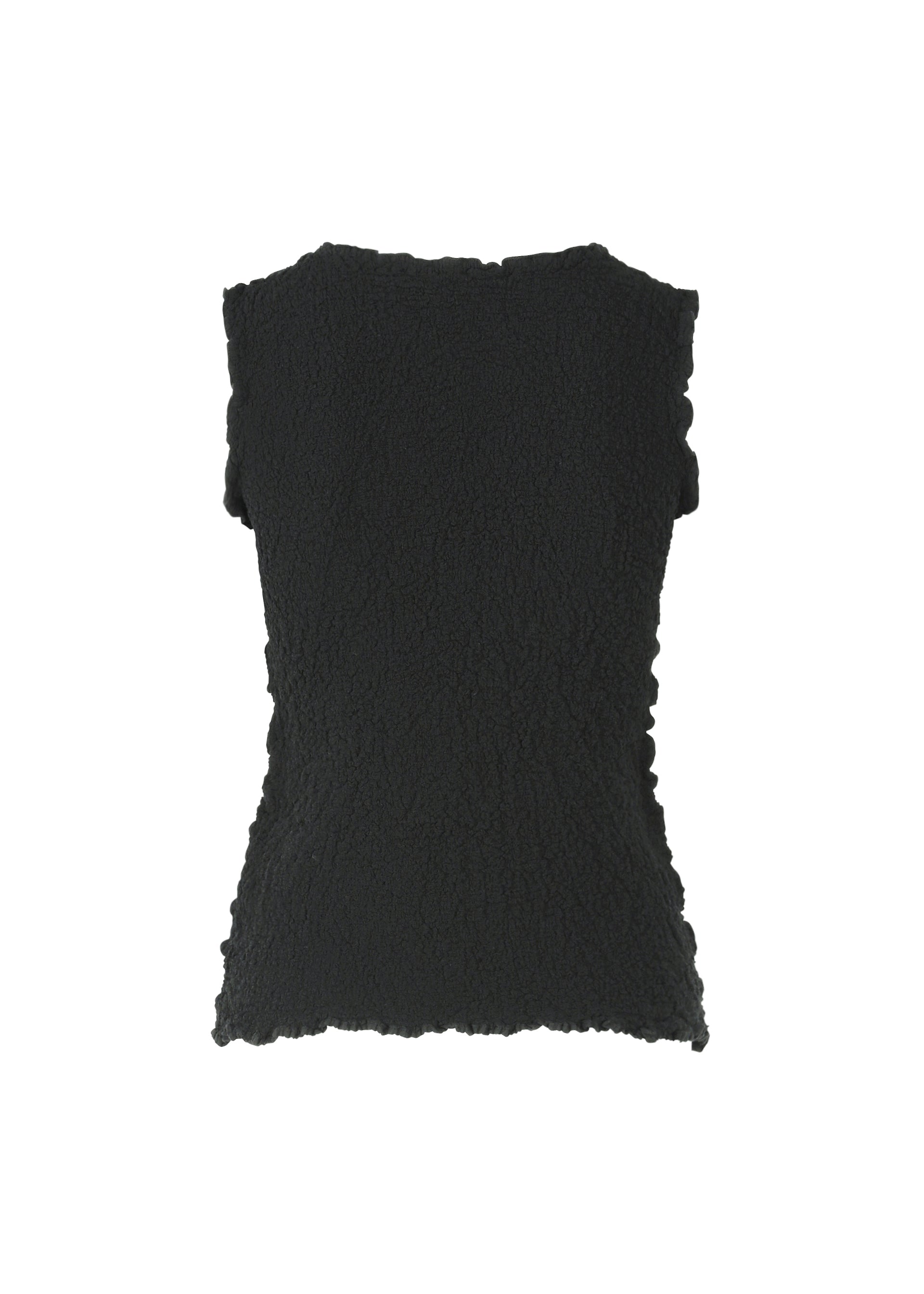 Zoomed view A black, sleeveless CAULIFLOWER top by me ISSEY MIYAKE is displayed from the back against a white background. The crinkled fabric recalls textured cotton, and the hem, armholes, and neckline all feature subtly wavy edges.